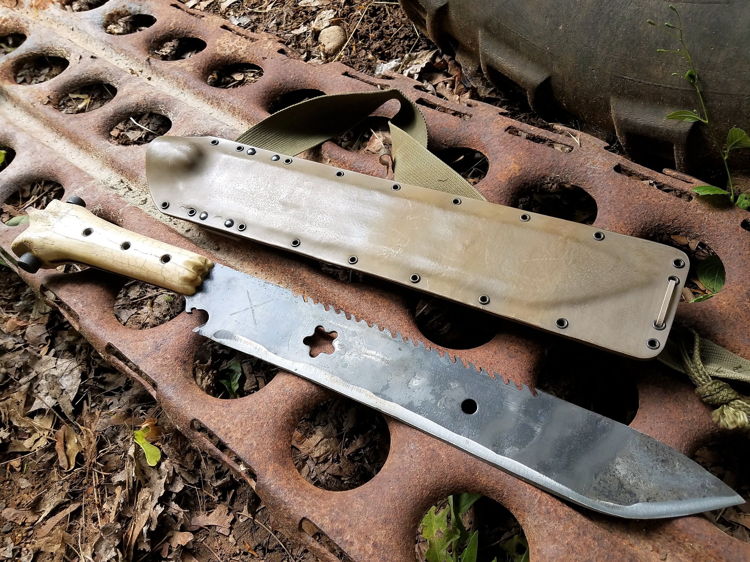 Wasteland Post-Apocalyptic Survival Machete.