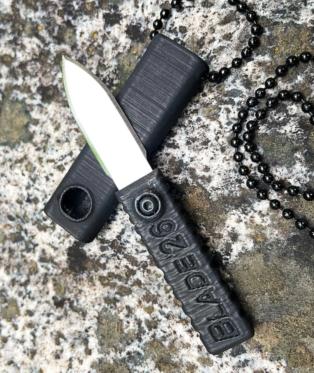 BLAde 26 Comm web..jpg