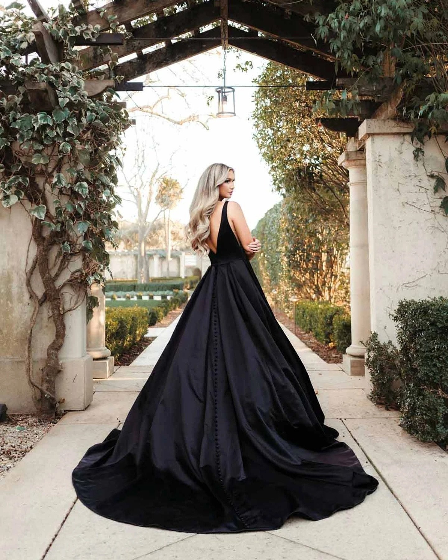 Thinking about wearing a black gown on your big day? We have an amazing selection of black wedding dresses in the boutique 🖤

#alaskabride #alaskawedding #alaskabridalshop #blackweddingdress #darkromance #stellayork