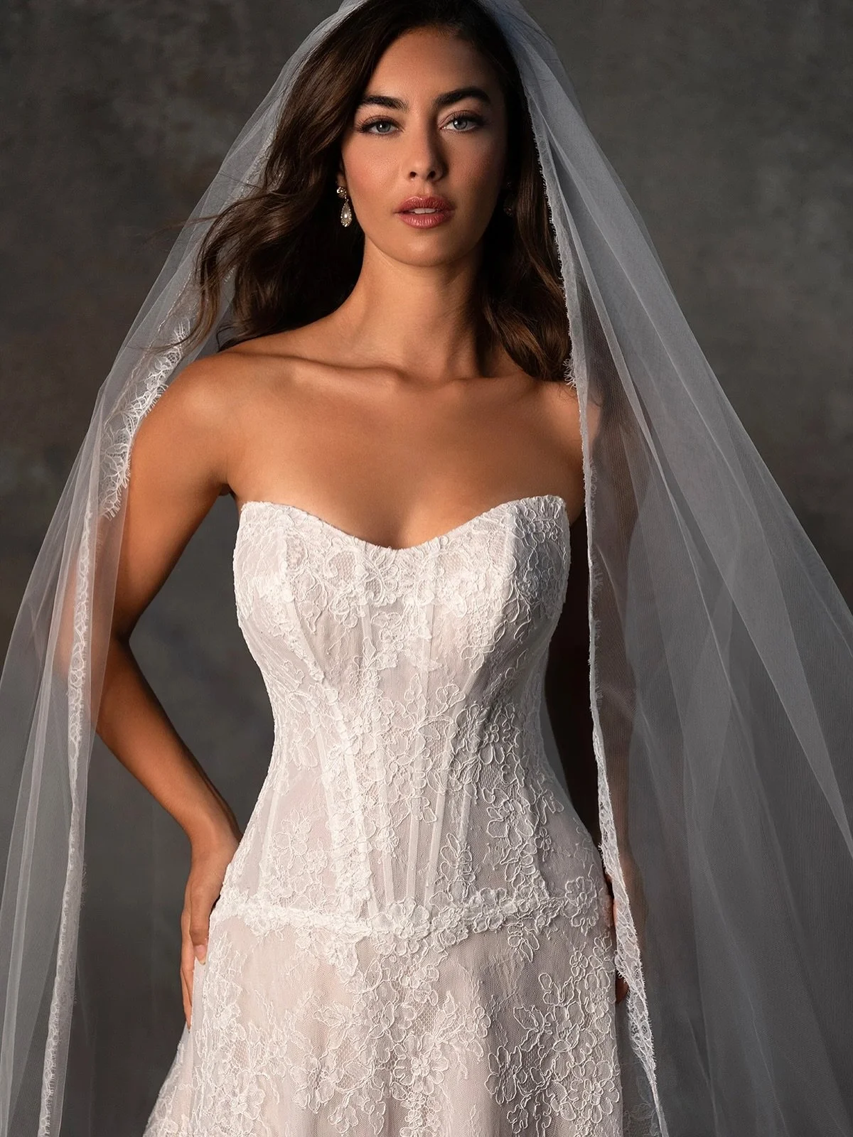 We just unboxed style D4462 from @essenseofaustralia and it is even more romantic in person 💞

#alaskabridalshop #alaskabride #essenseofaustralia #d4462essense #droppedwaist #alaskawedding