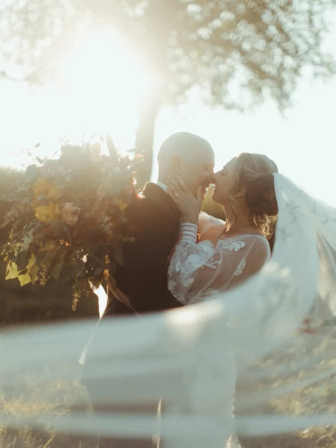 Real bride, real love, real wow ✨ Congratulations, Sarah! Seeing our gowns come to life on your wedding day is truly the best part.

Photographer: @joshuaveldstra 

#alaskabride #alaskabridalshop #alaskawedding #stellayorkbride #stellayorkbridal
