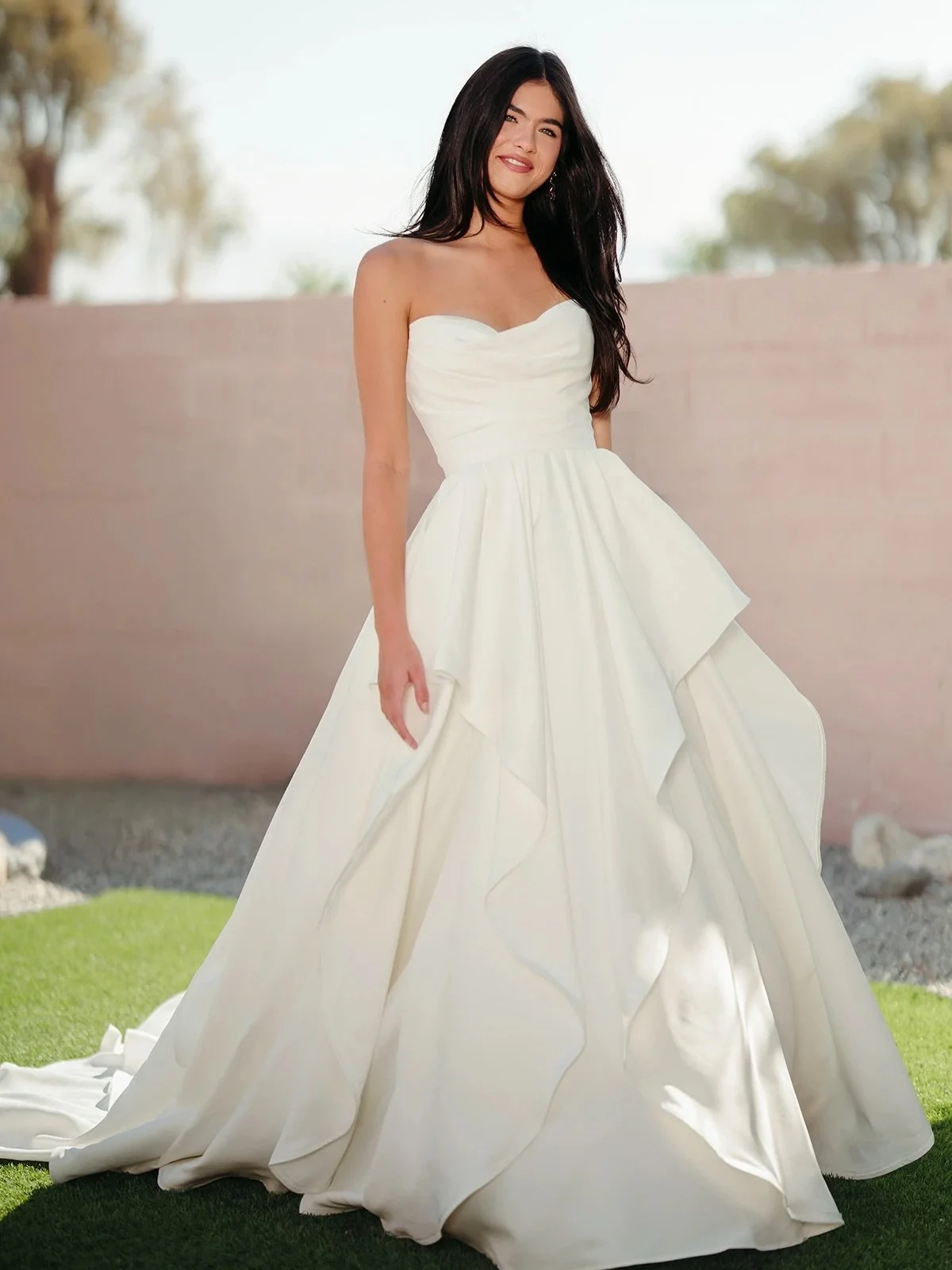 Friday feels, but make it bridal 🤍✨

The Stella York SY8212 is giving effortless romance and main-character energy all weekend long. Flowy, timeless, and ready for that &ldquo;this is the one&rdquo; moment. 💫

#FridayFeels #StellaYorkBride #Weekend