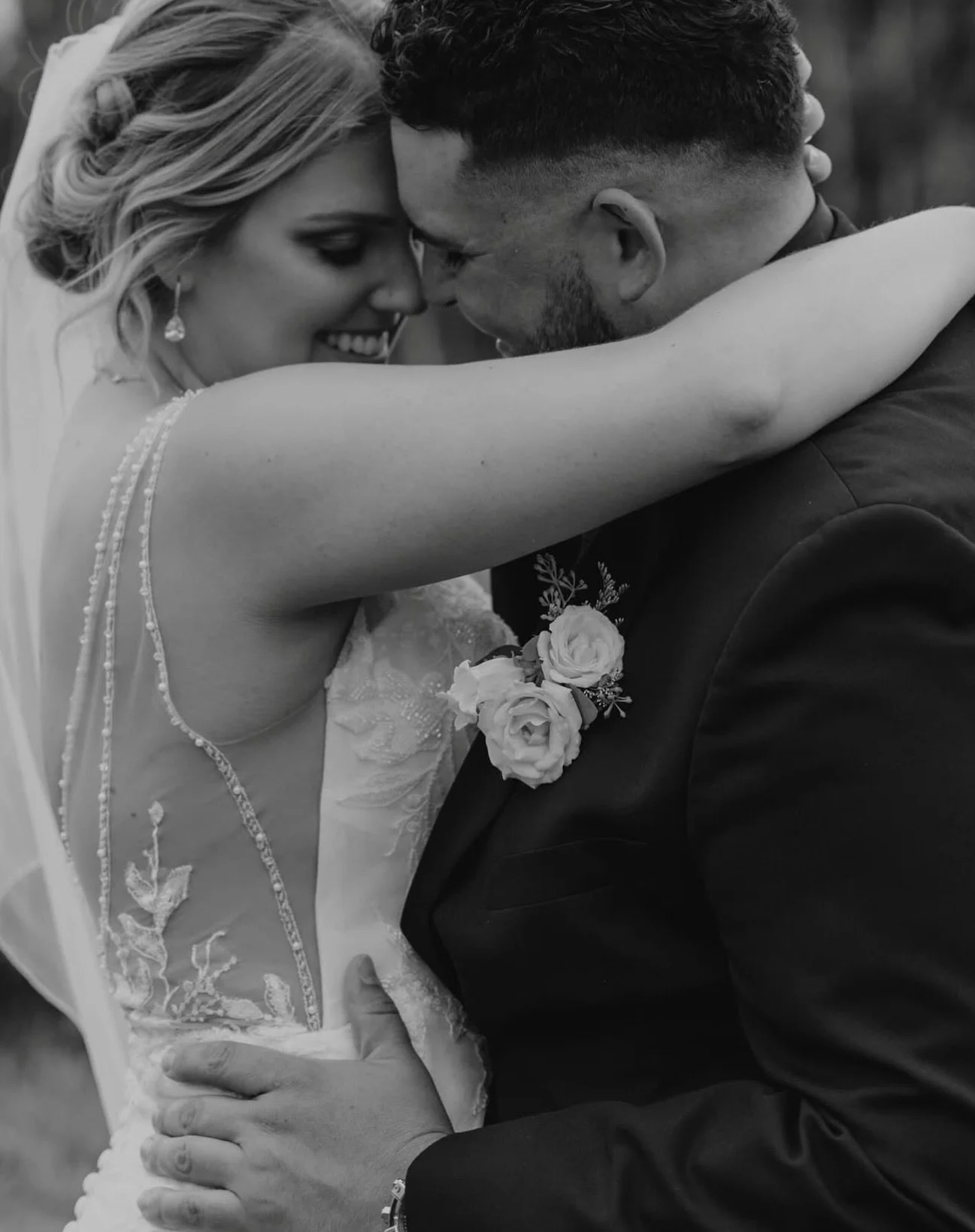 Bateau Bride Clair looked absolutely breathtaking on her special day 🤍

Set against the beauty of @mountainfieldfarm every moment felt like a dream. She wore a stunning gown from Essense of Australia&mdash;timeless, romantic, and perfectly her.

Cla