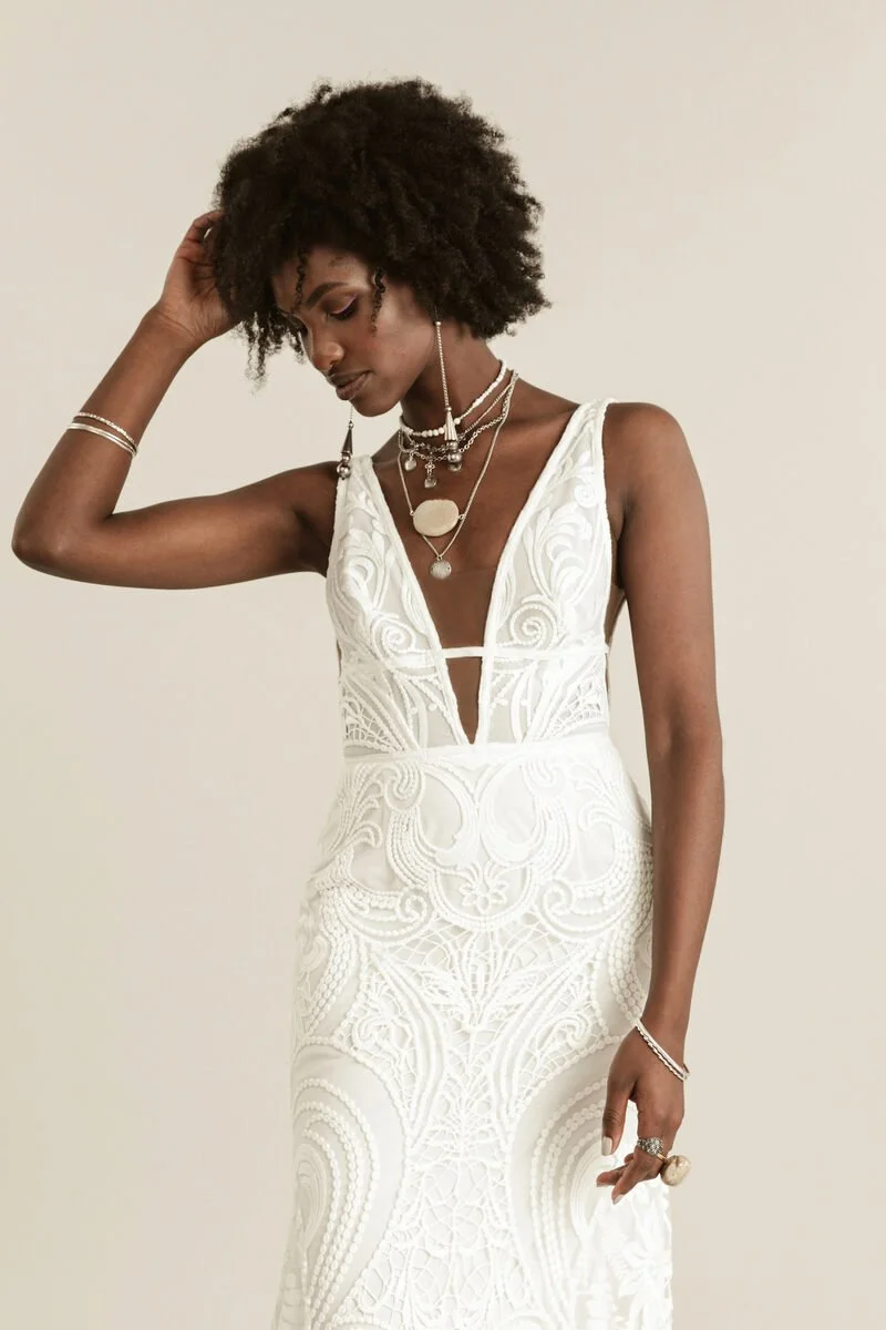 uploads_1678306141106-RUE-DE-SEINE_BRIDAL_GOWN_AMOS10.jpg