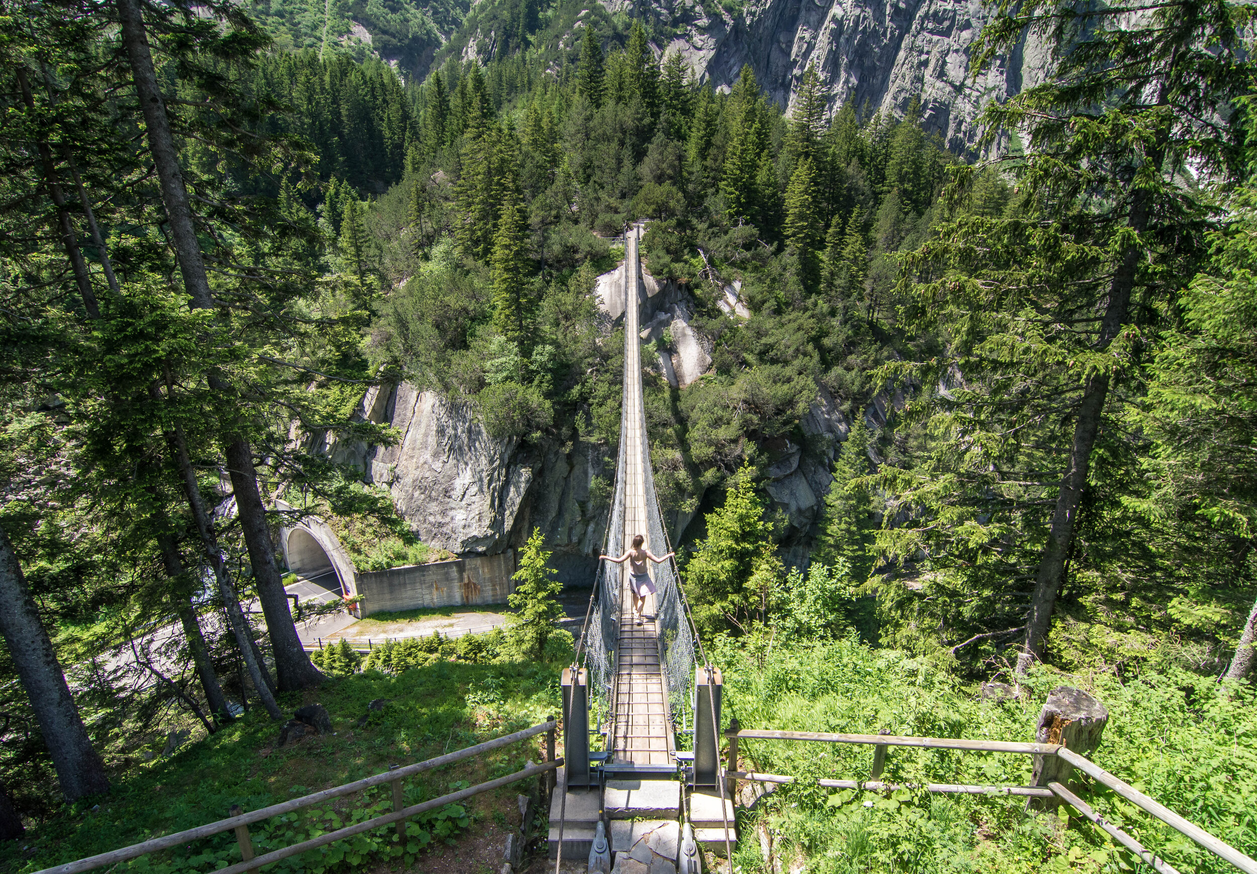 Handegg suspension bridge