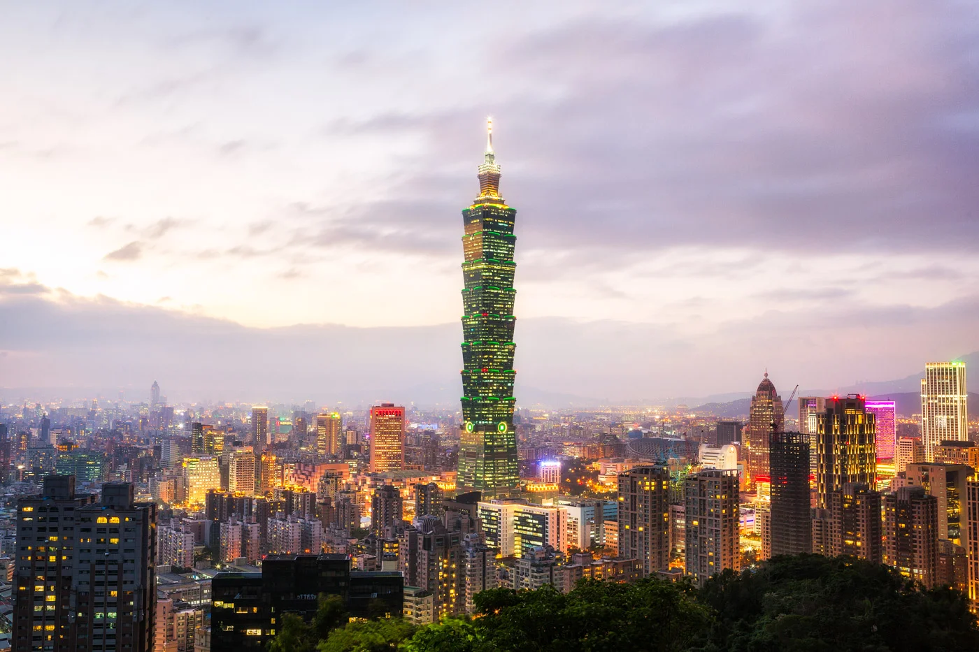 Taipei 101 in Taipei by Michael Matti.jpg