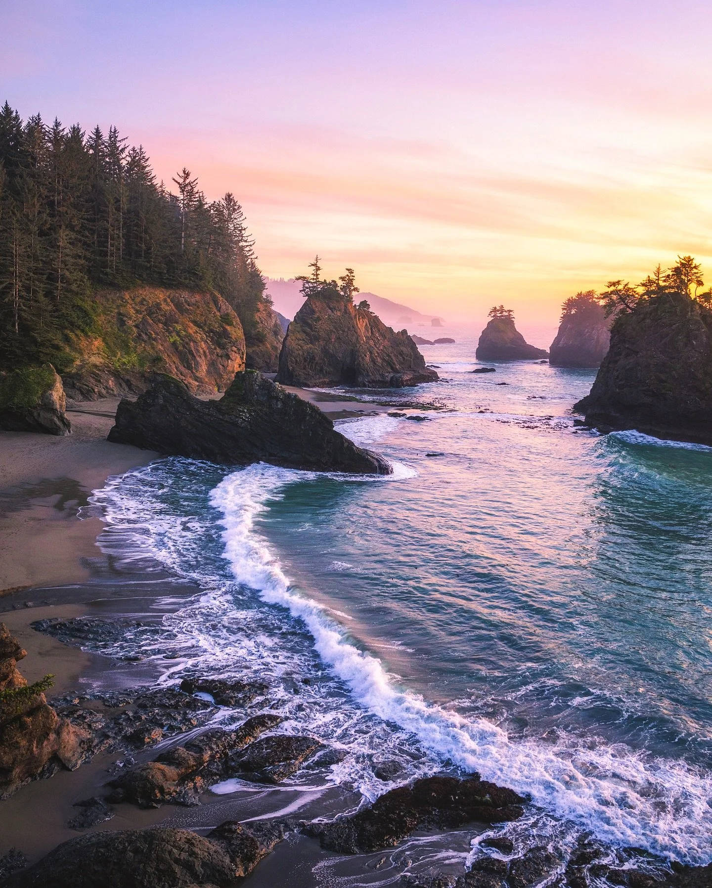 The shot vs the spot. This might be my favorite beach on the whole West Coast. Tucked away down south on the Oregon Coast, it&rsquo;s a bit of a secret spot with only a few parking spots and a small trail down to the shore.