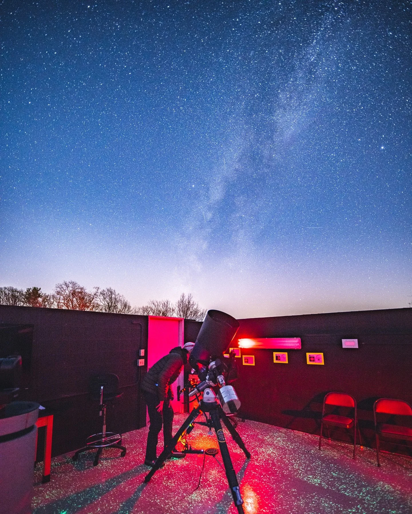 Highlights from a weekend in Western North Carolina.
@atlasobscura brought in a group of creators for a fun-filled weekend in partnership with @visitnc. We spent the weekend stargazing at @earthtoskypark (1-2), hiking in the Pisgah National Forest wi