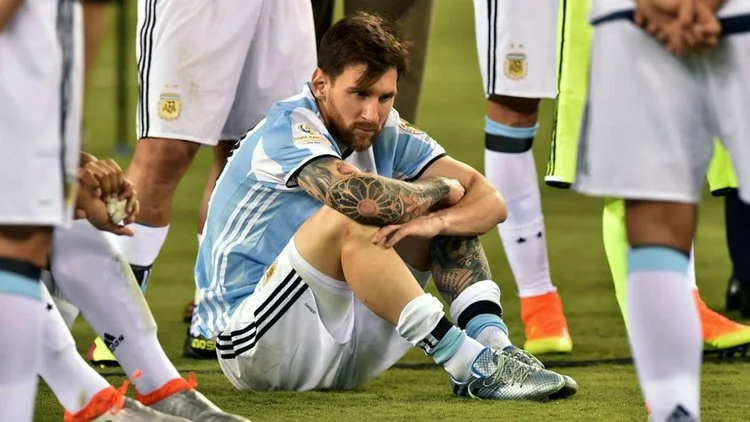  MESSI I SEEMS A LITTLE UPSET