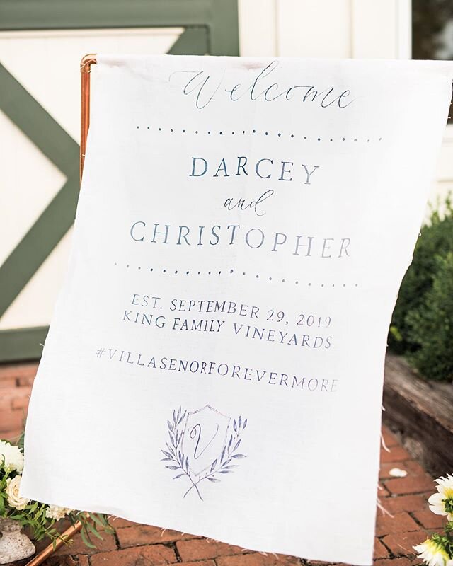 Leave it to the queen of details (the stunning bride herself!) to dream up this custom banner that greeted all their guests as they arrived to celebrate them last fall @kingfamilyweddings

Photography @heatherdodgephotography 
Planning @daybyfayweddi