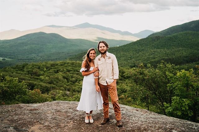 Congratulations to the newly married Mr. and Mrs. Hawthorne! ⁣
⁣
These two planned for a huge Tuscan-inspired wedding early June at Mason&rsquo;s family estate right here in Charlottesville overlooking the Blue Ridge Mountains, but COVID had other pl