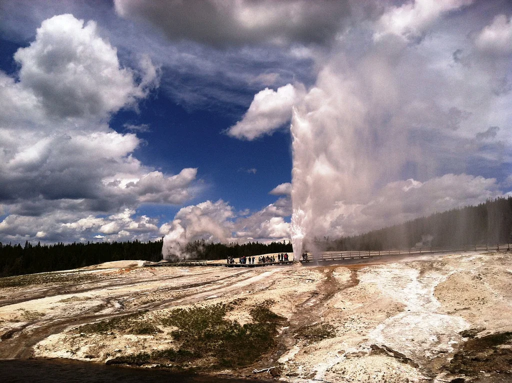 Beehive & Lion Geysers