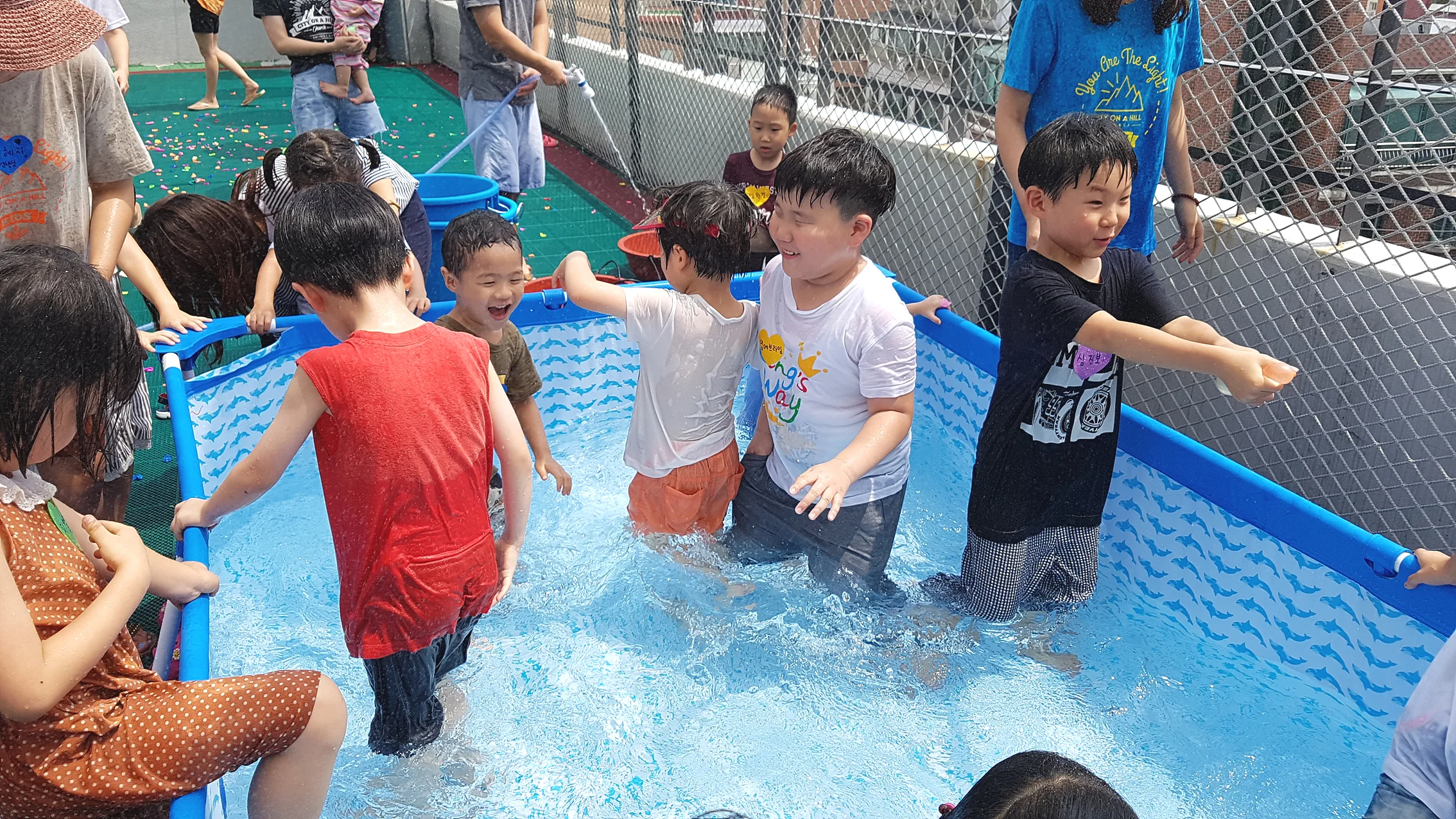 유치부성경학교물놀이2018-07-28-017.jpg