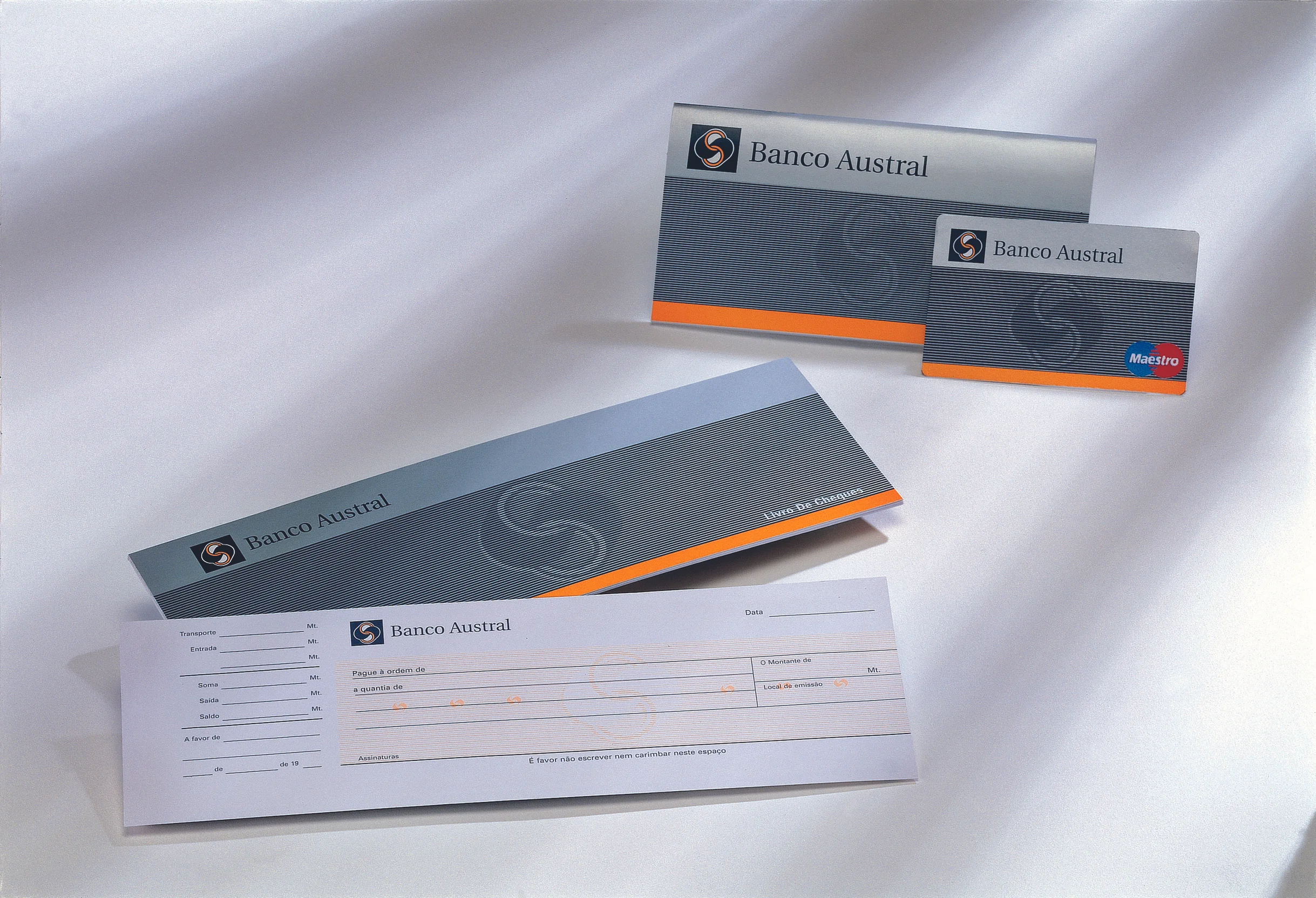 whwWeb_Banco Austral_Cheque Bk.jpg