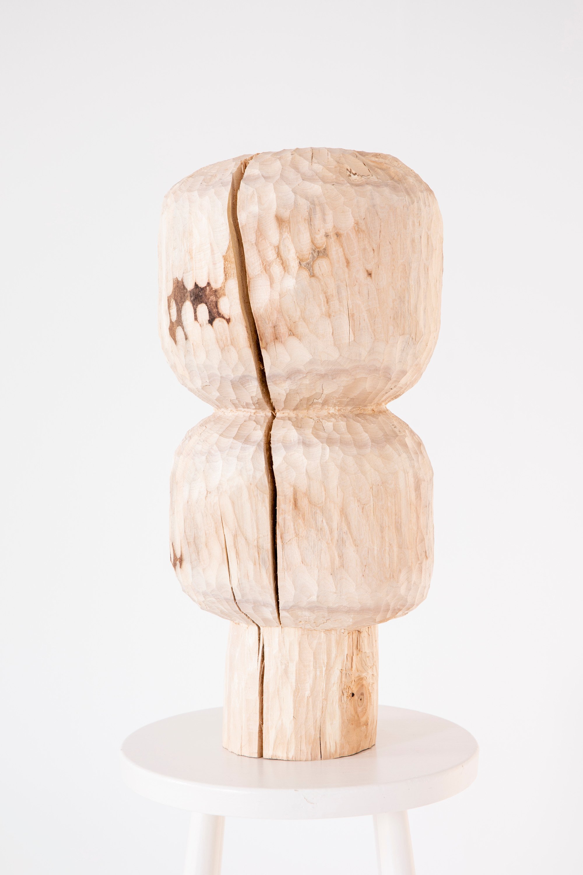 Doble doix, 2021. Hand carved birch. 54 x 27 cm.