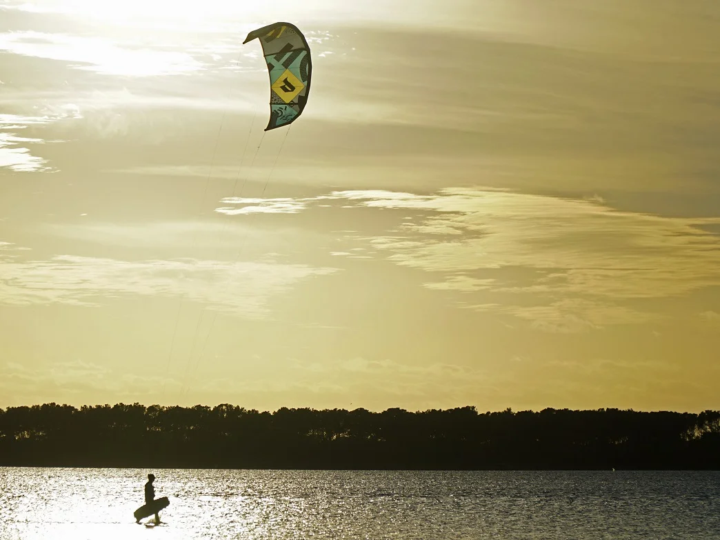 kitesurfer_at_lagoon.jpg