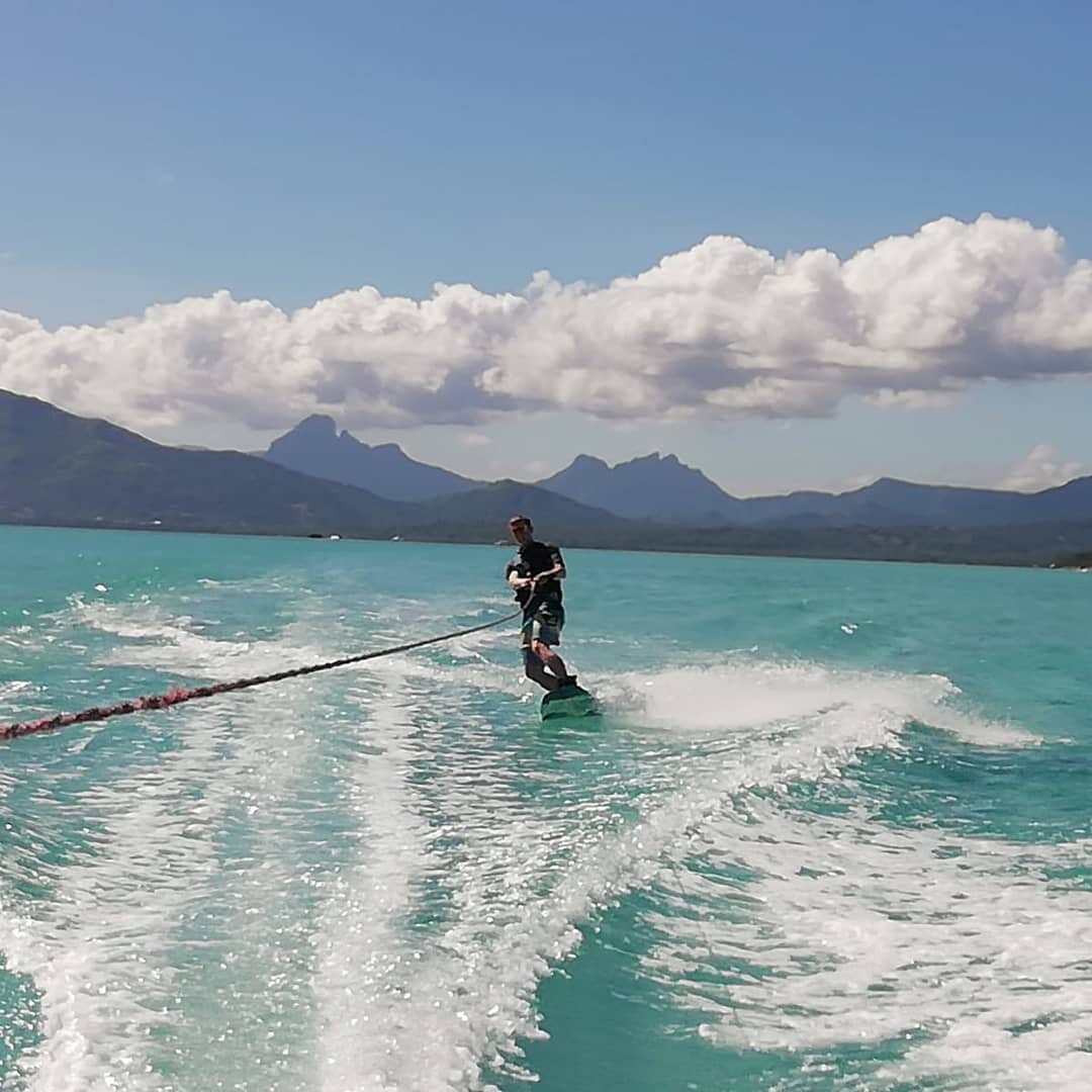 Such a long year, so much done and achieved! Sharing a memory here of wakeboarding fun in Mauritius when the wind was down!

#wakeboard #wakeboarding #sea #Mauritius #nowind