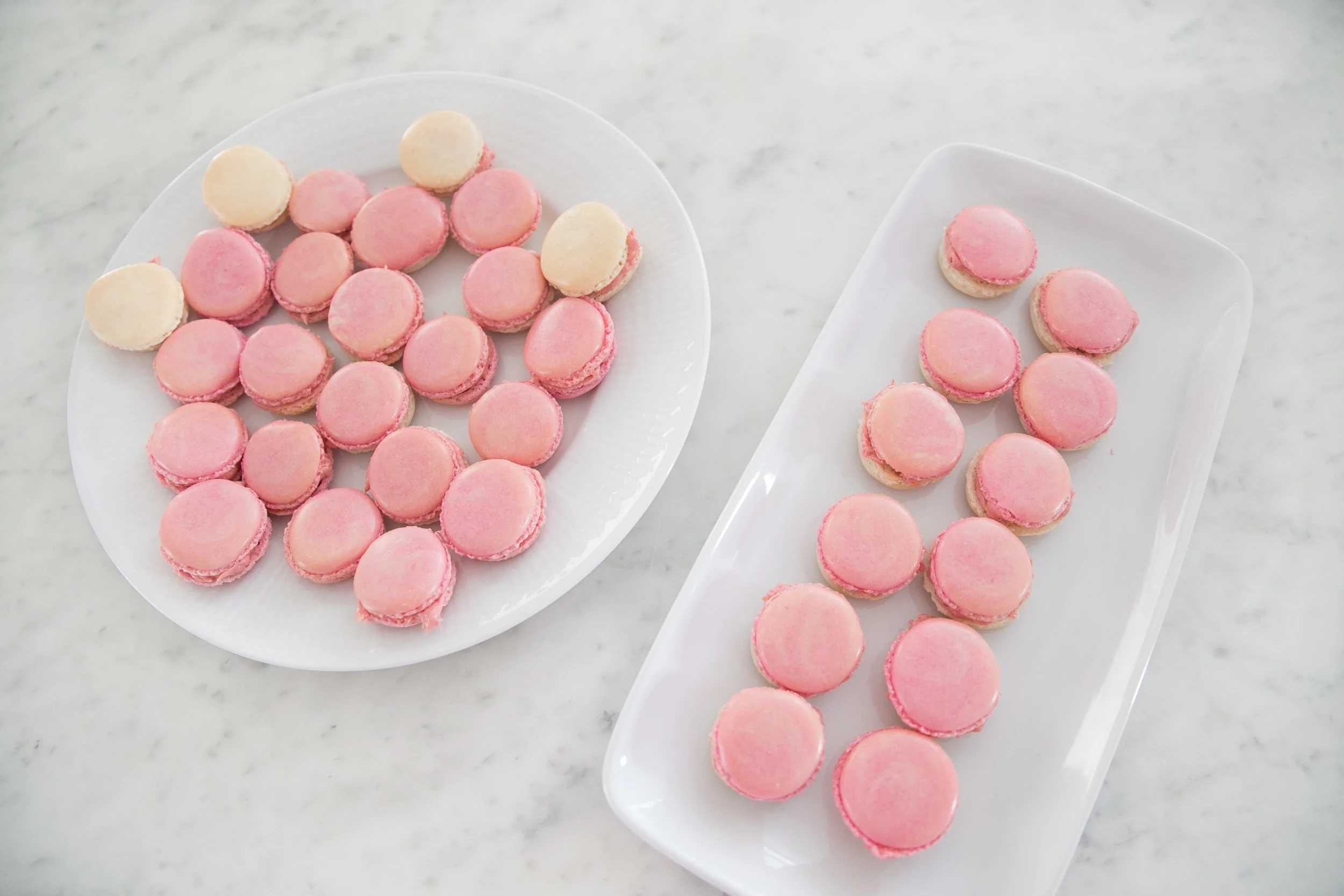baka macarons hallon.jpg