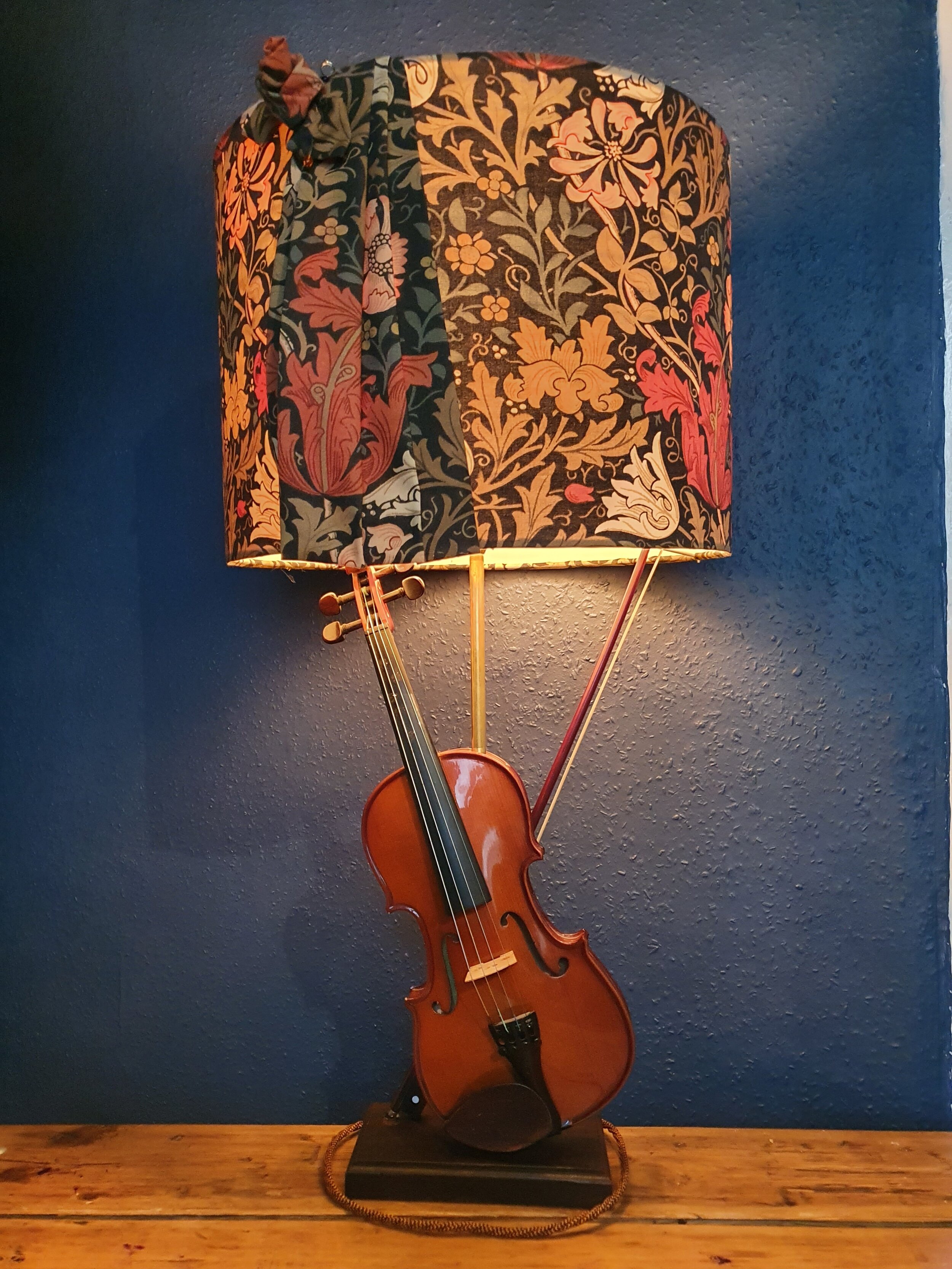 Violin Lamp.jpg
