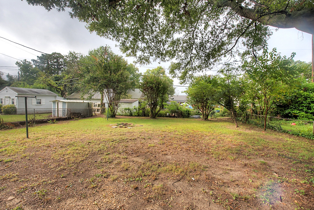 4911 Dollard Dr-11.jpg