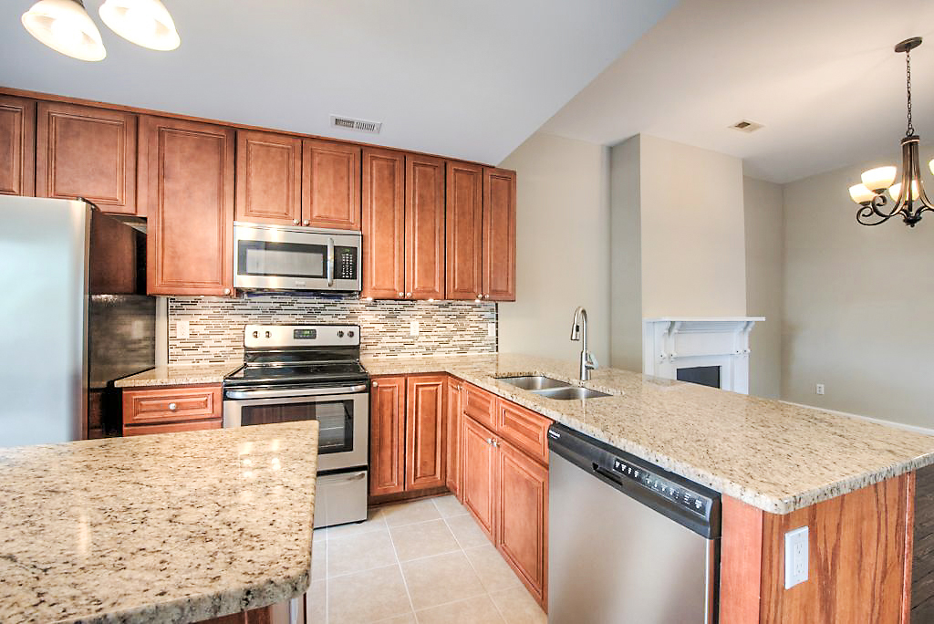 523 N 28th St-19.jpg