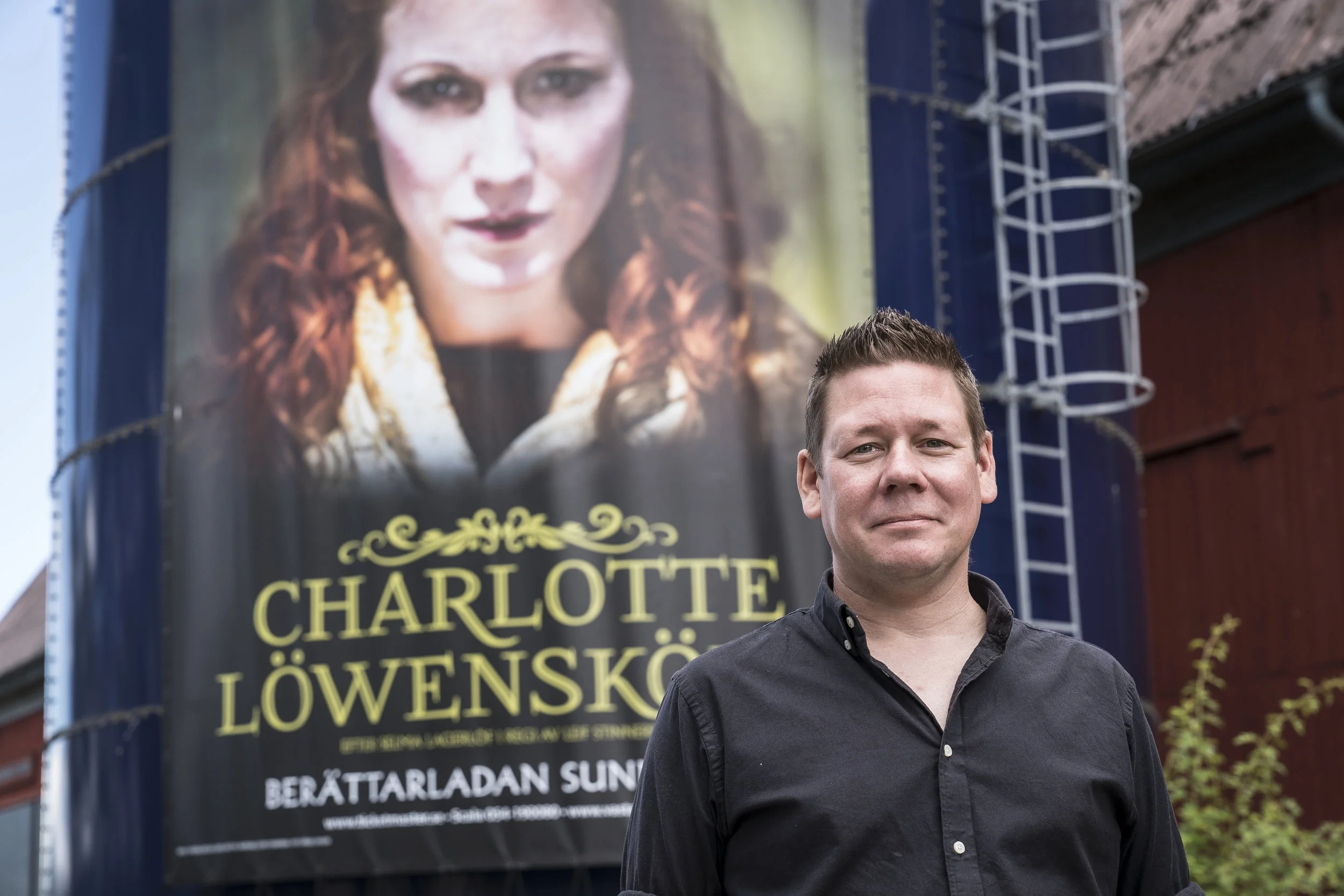 Magnus Stinnerbom skriver musiken som framförs i Berättarladans teaterföreställningar.