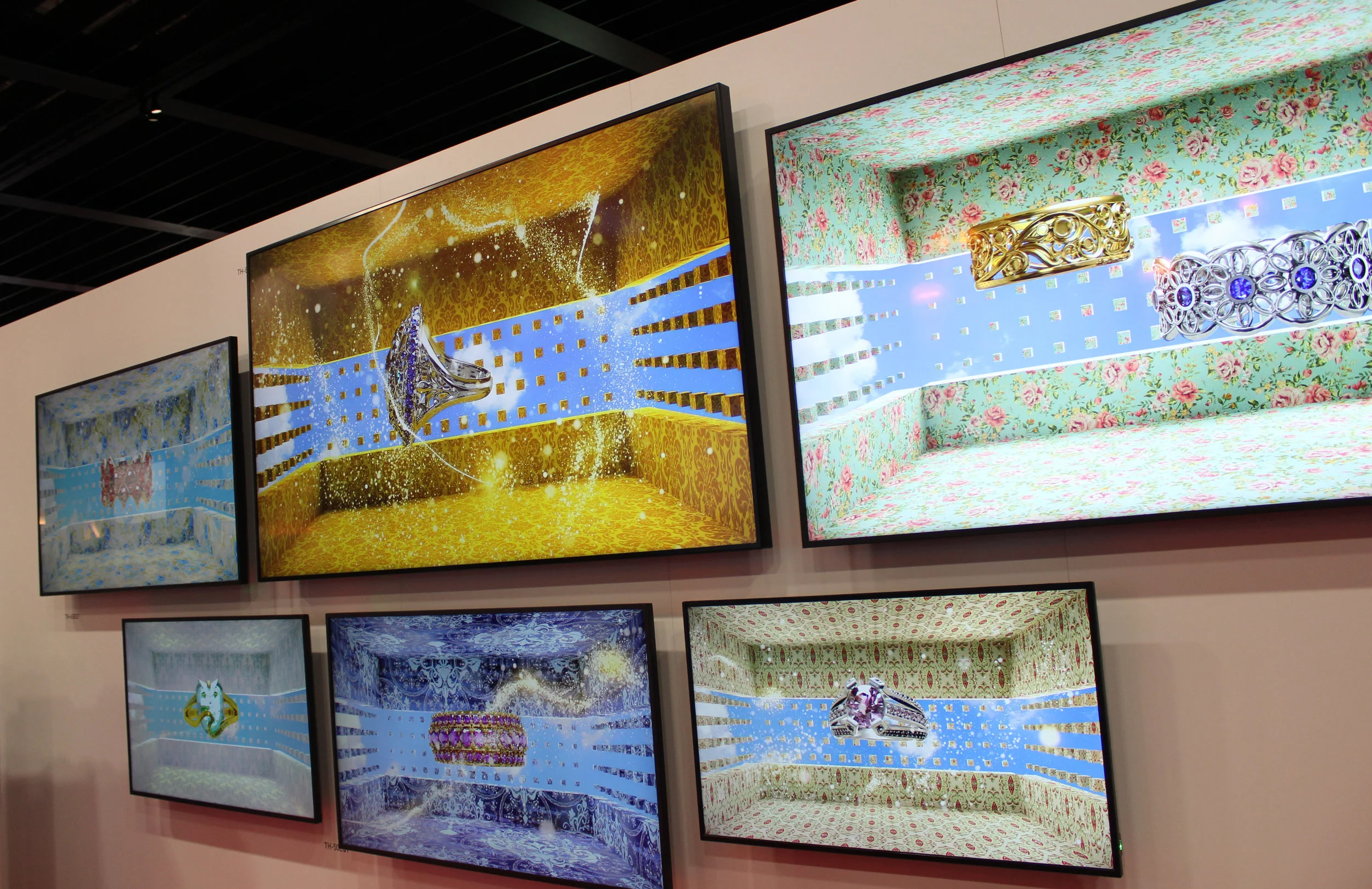 Panasonic demonstrerade sin skarpa teknologi bakom sina 4K-displayer. 