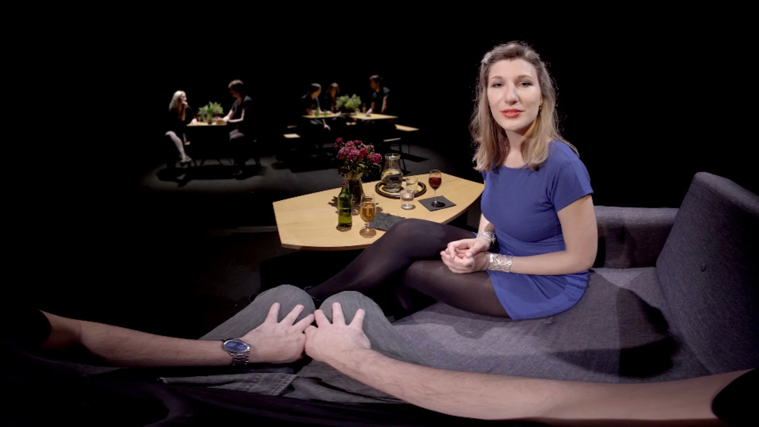 Med In My Shoes: Intimacy ville Jane Gauntlet undersöka förtroende och närhet, och i VR-upplevelsen inbjuds två främlingar att sätta sig nära varandra i en virtuell värld. I ljudbilden förde Oliver och teamet personerna allt närmare varandra, samtidigt som ljudet omkring dämpades gradvis.