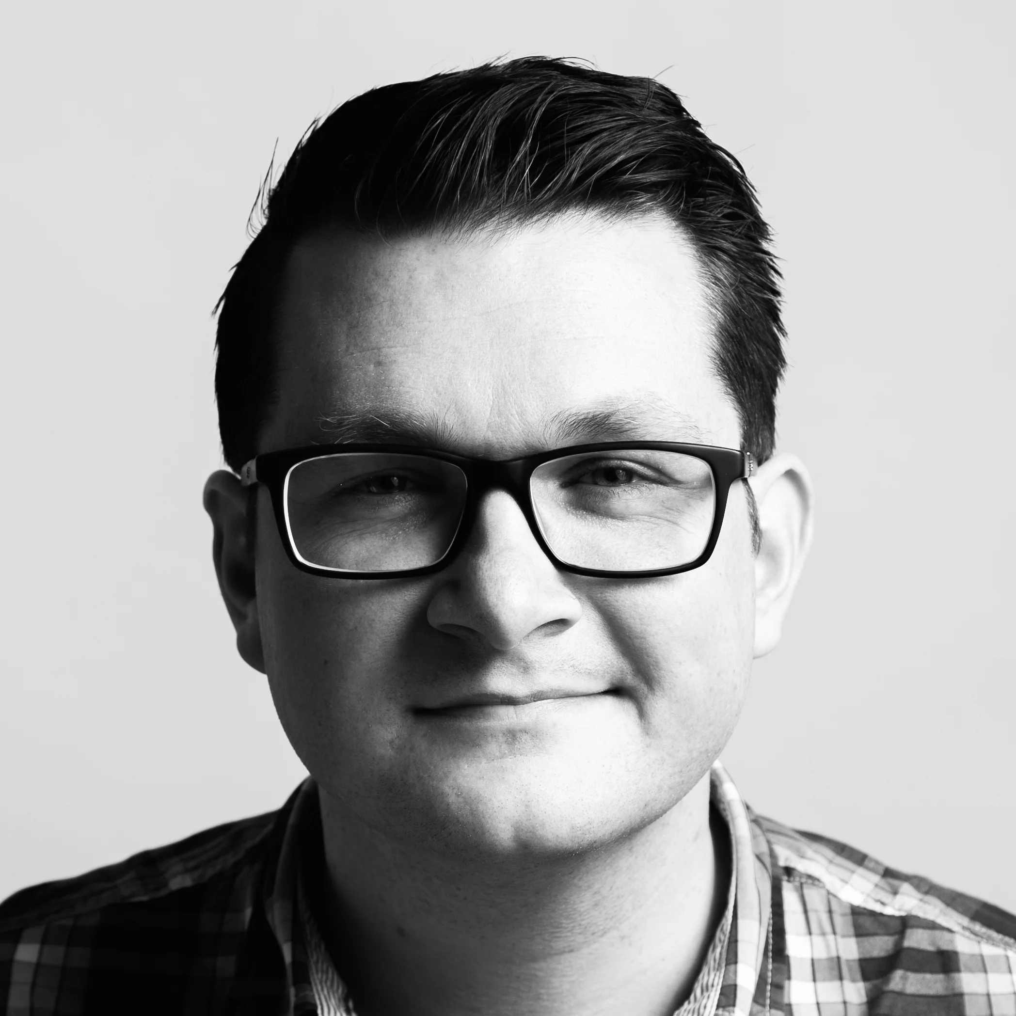 Sol Rogers grundade Rewind tillsammans med Matthew Allen 2011. Studion var från början inriktad på visuella effekter och postproduktion men har snabbt blivit branschledare inom VR och 360.