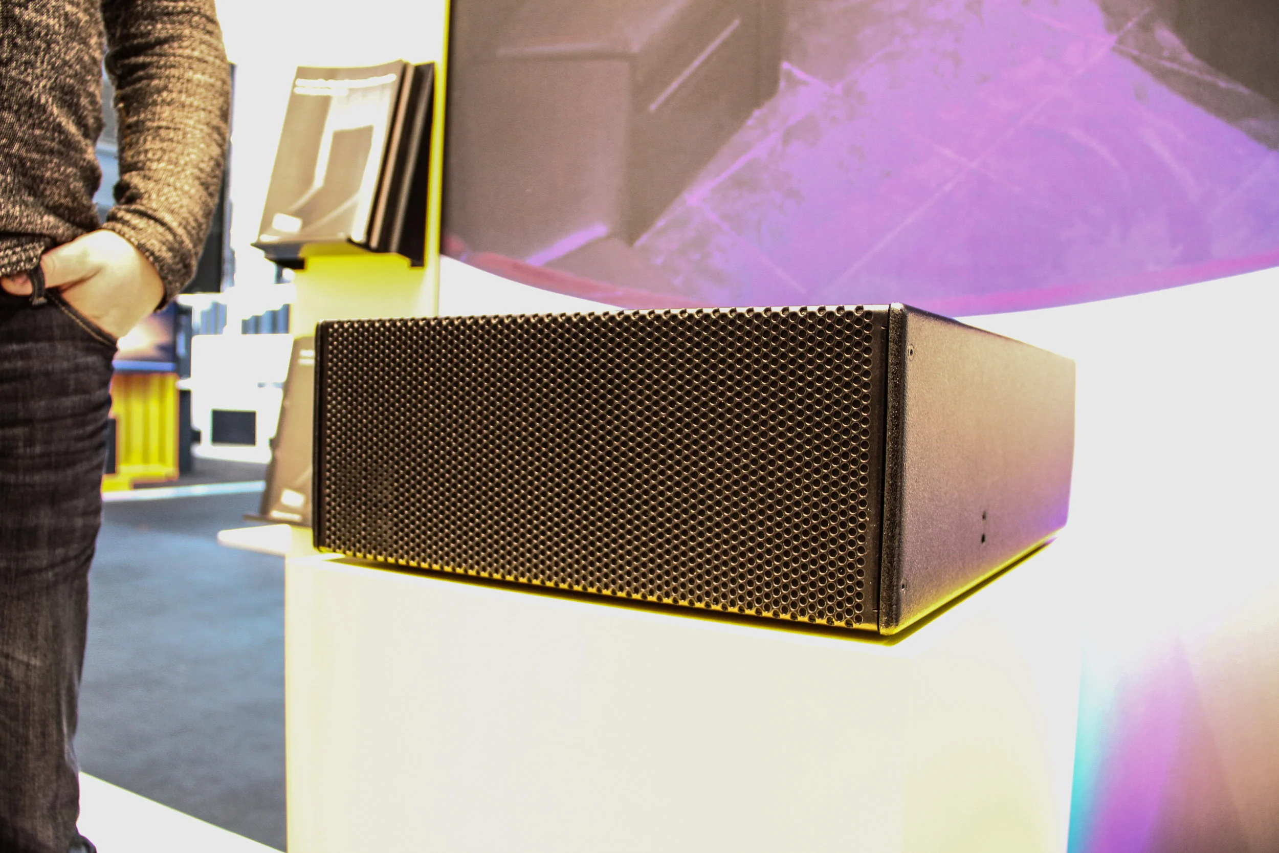 Tyska d&b audiotechnik debuterade en ny subbas under namnet B8-SUB.