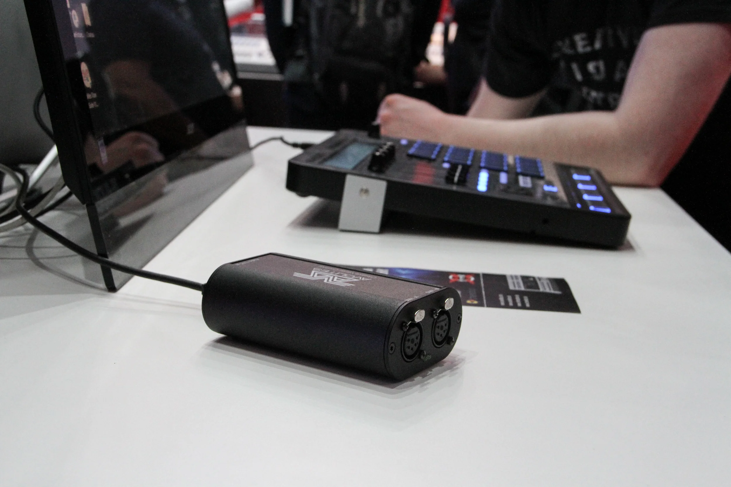 Avolites nya USB-interface med både DMX, tidkod och midistöd, T1 och T2, fanns på plats.