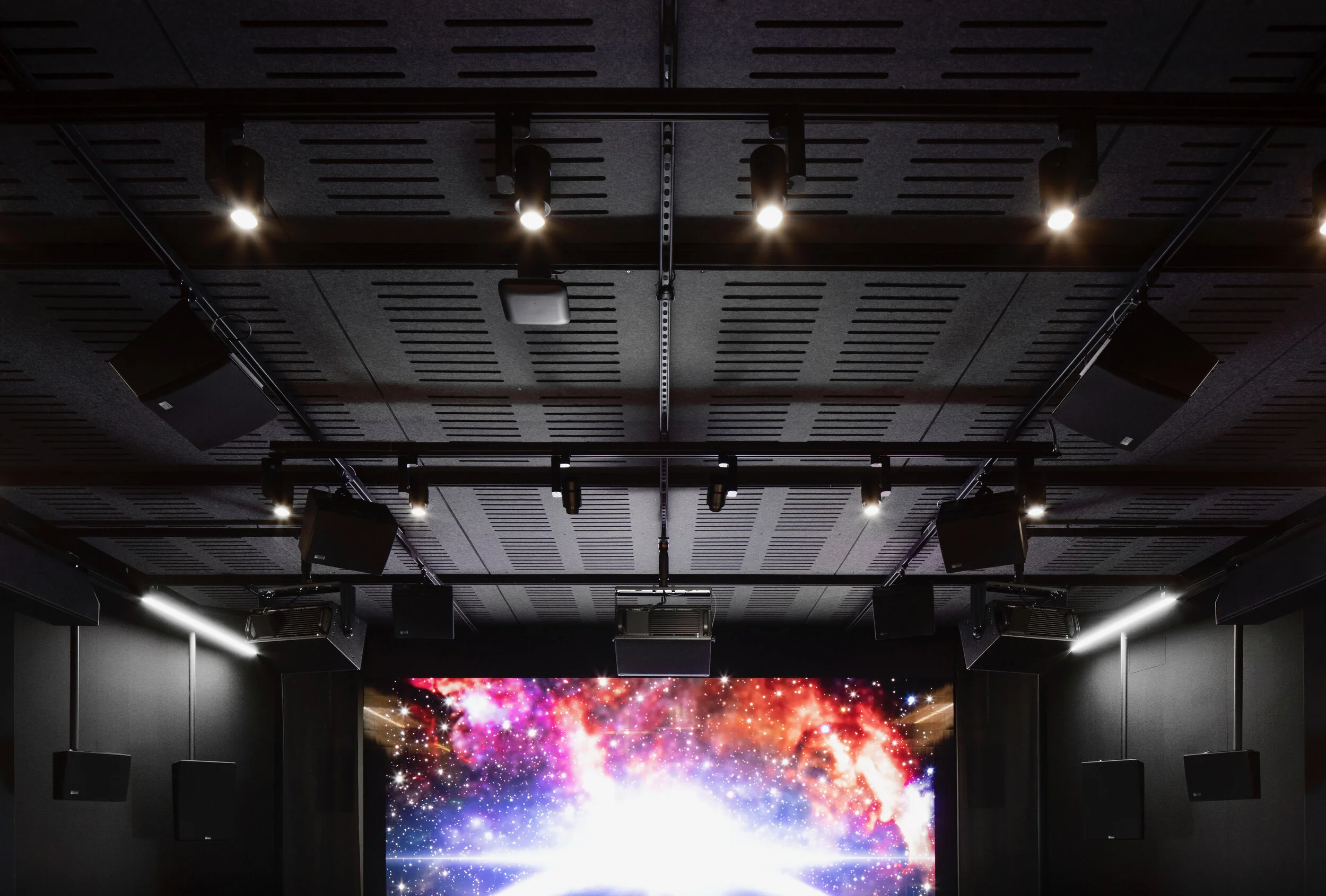 Meyer Sounds levererar sin nya lösning Ultra Reflex 