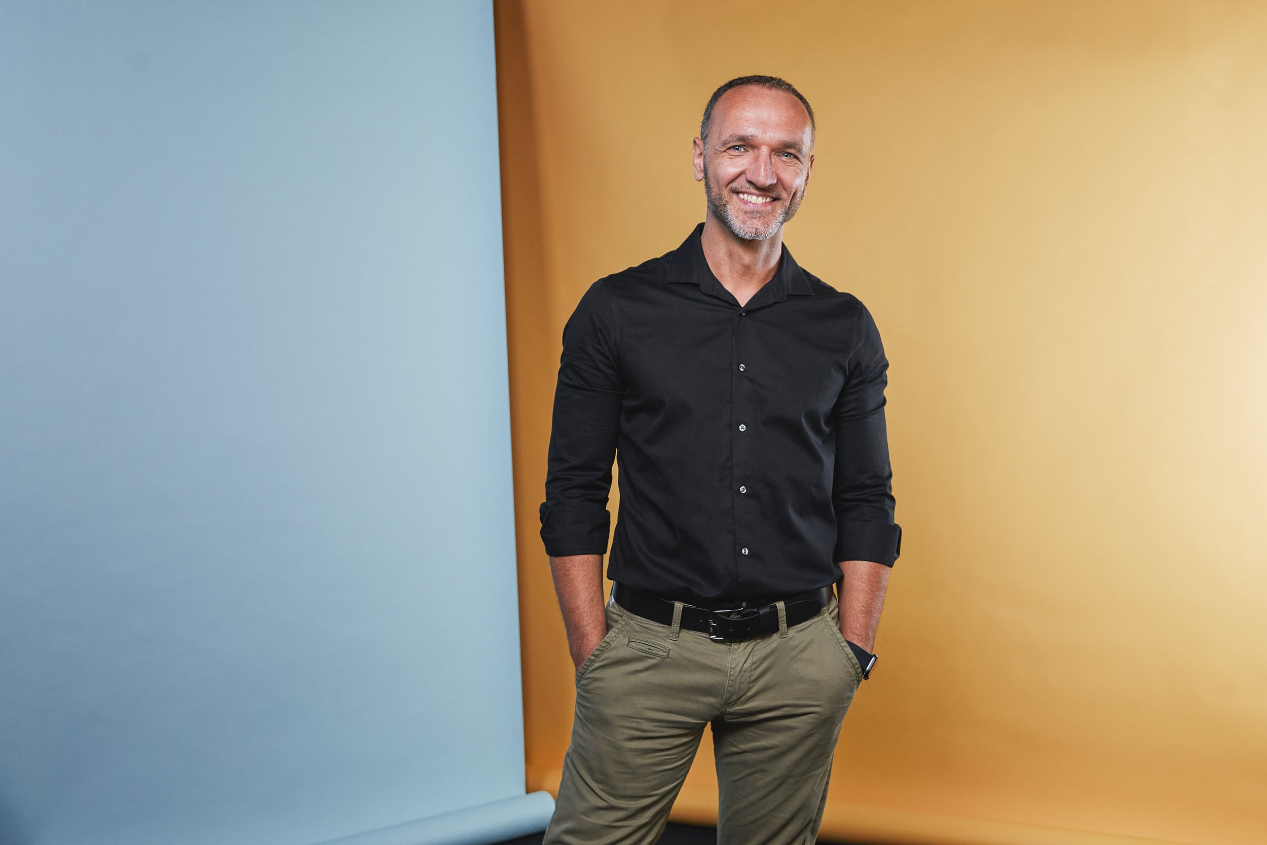 Nik Gledic ansluter till Adam Hall Group