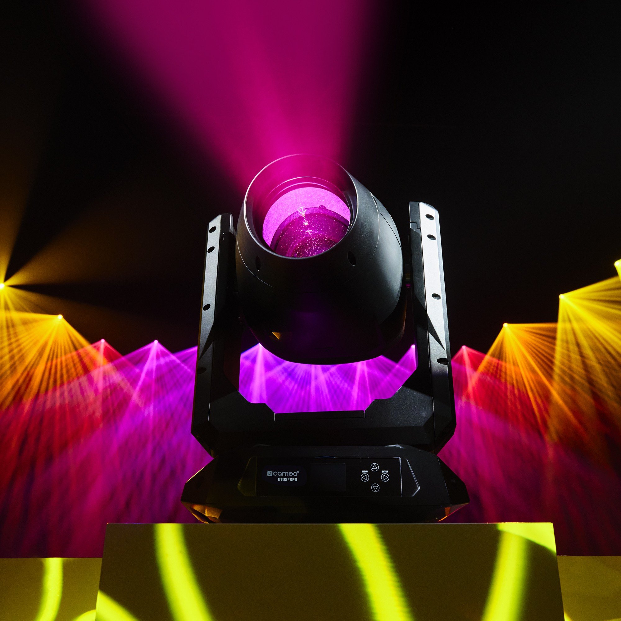 Cameo presenterar nya IP65 Moving Heads I OTOS-serien