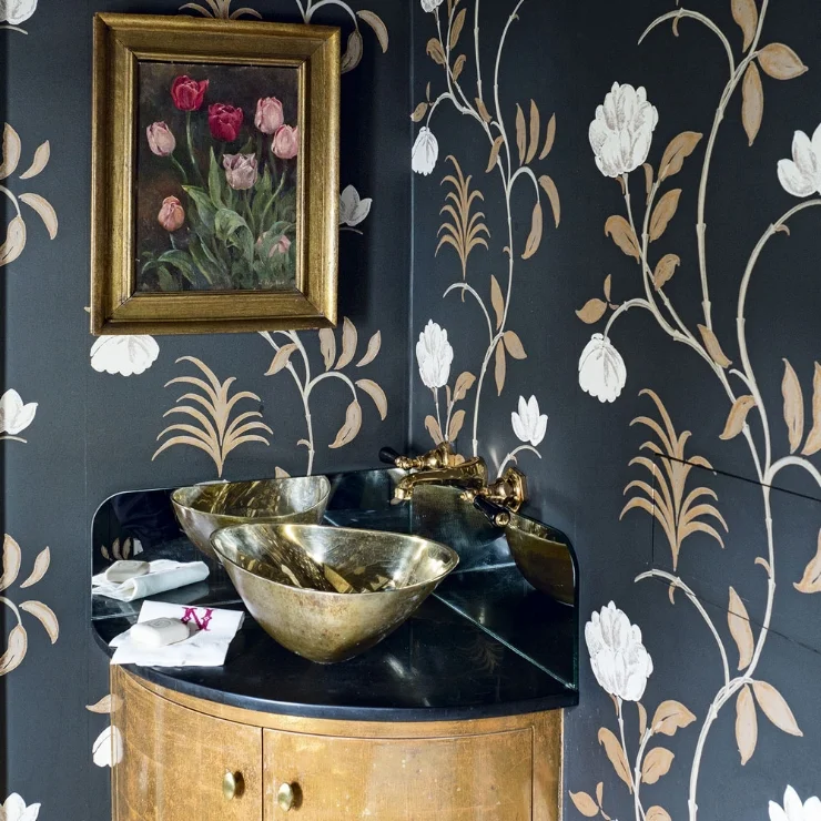 Cloakroom-with-statement-wallpaper.jpg