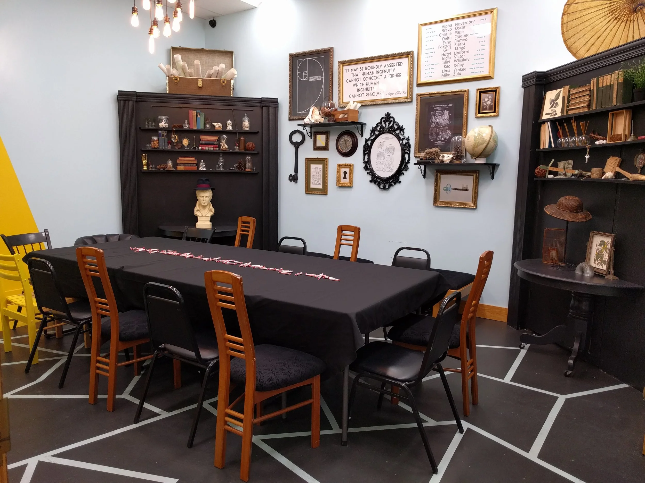 escape rooms Bloomingon IN downtown Bloomington team-building family friendly fun