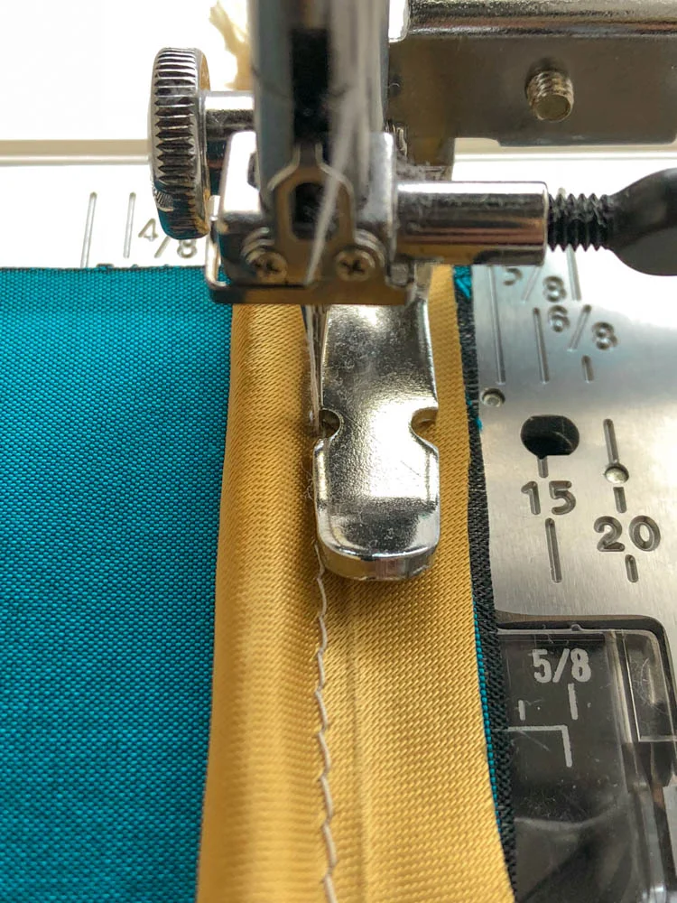 Making and sewing piping — Wearologie