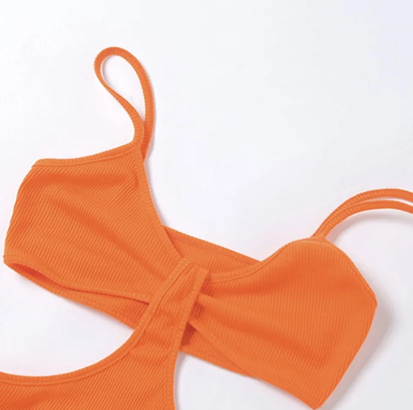 AB50D7E3-7147-42C0-96A3-DBF910AE6172