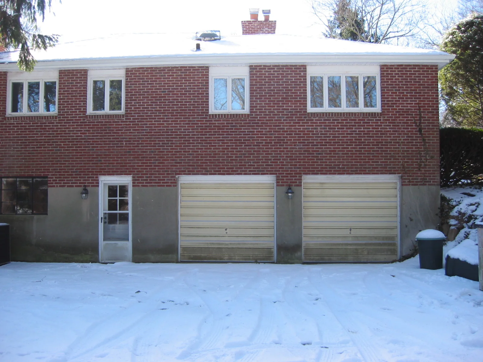 Attached Garage