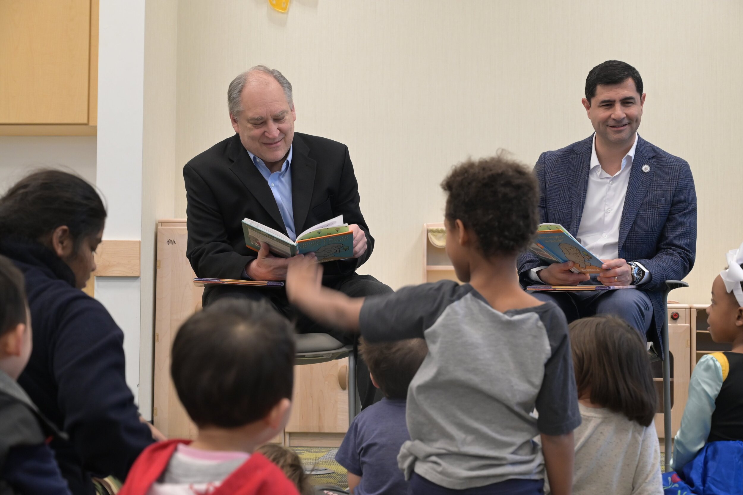 Montgomery County Executive Marc Elrich and Councilmember Gabe Albornoz led storytime in English and Spanish.