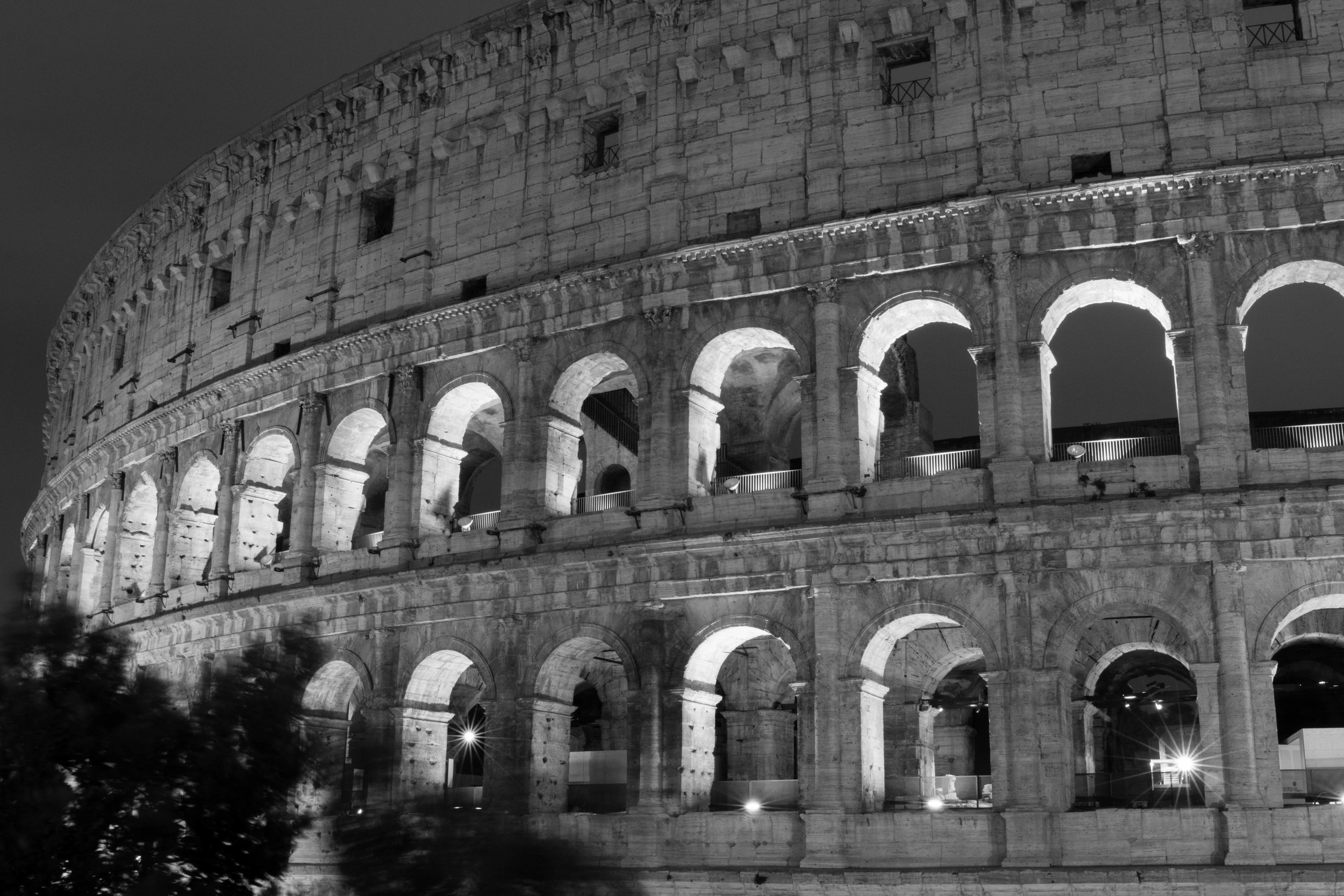 Visiting the colosseum at night for night photography