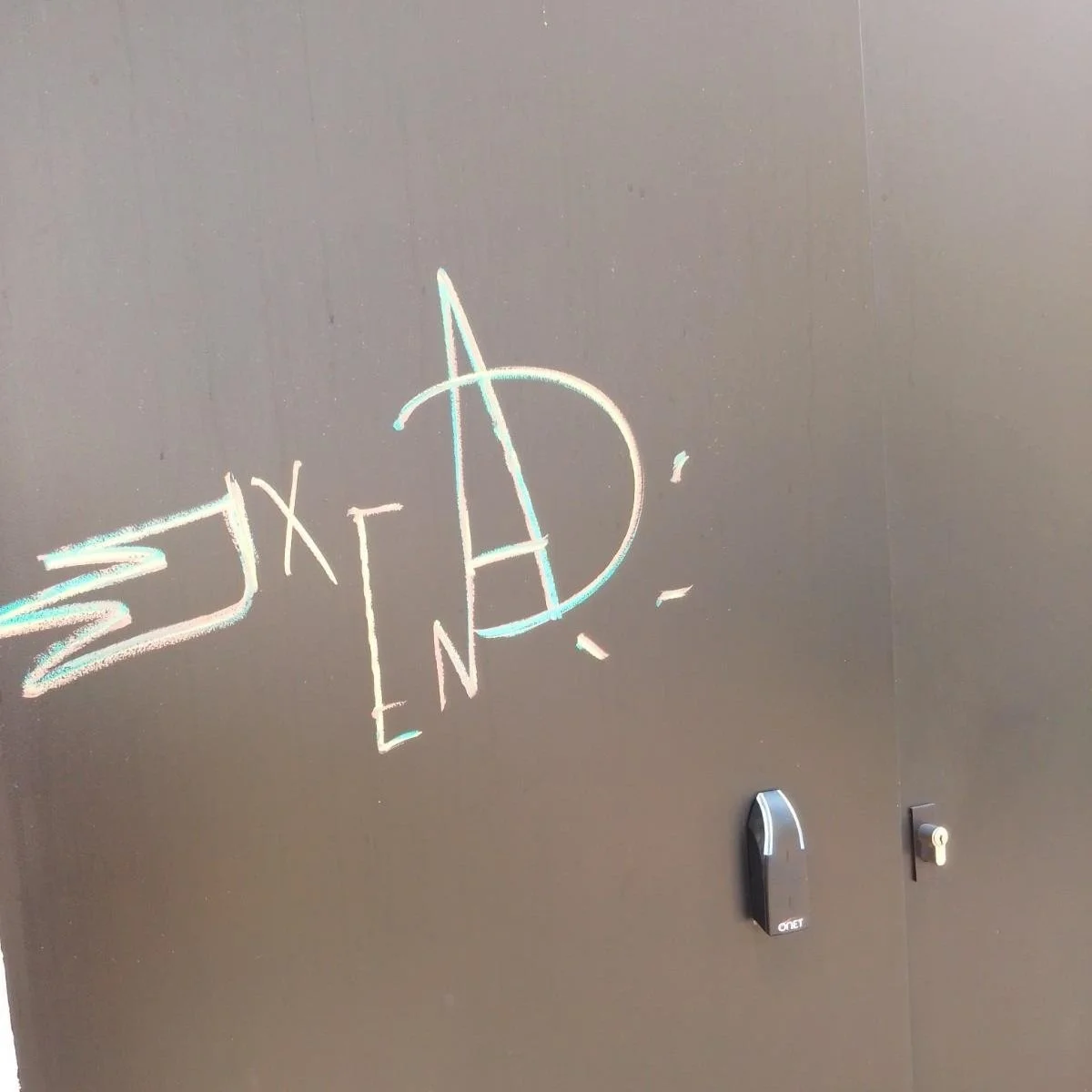 Enlèvement de tags pour banques à Marseille