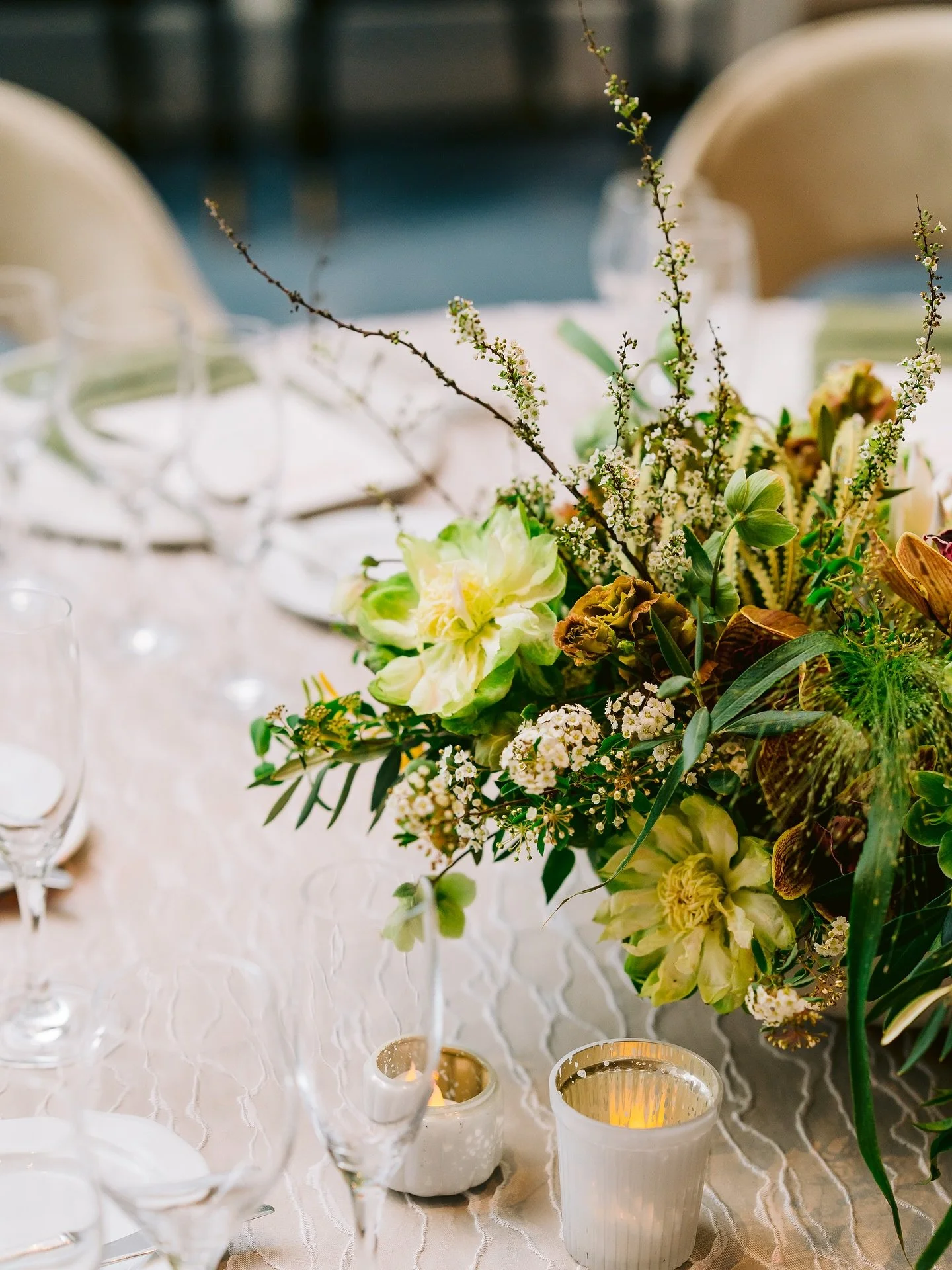 We love a textured centerpiece 🥬🌿

Planning + Design | @destinationconcepts 
Photography | Anza Foto + Film
Venue | @parkhyattaviara