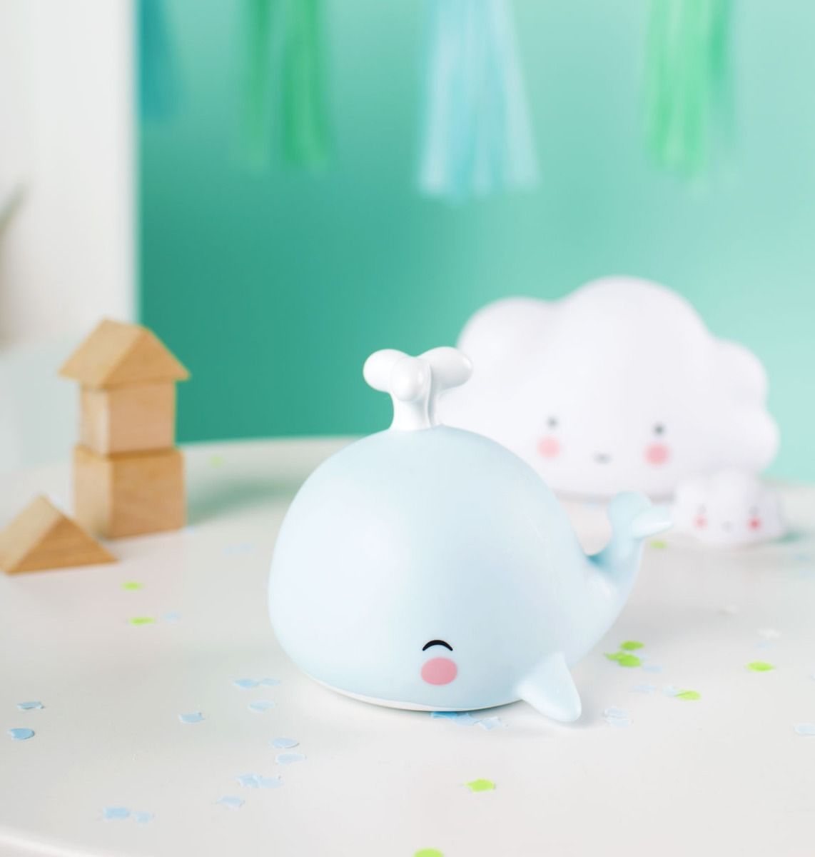 llwhbu40-lr-4_little_light_whale.jpg