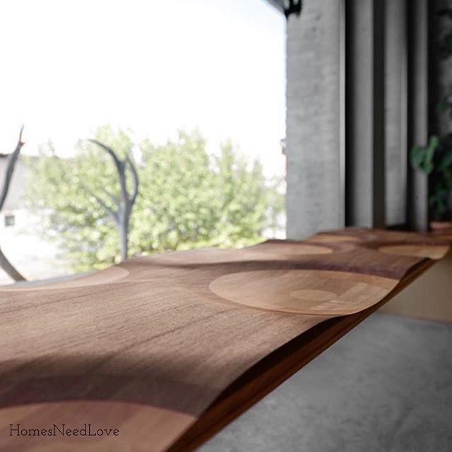 Wooden Bench by Toyo Ito. Magnificent design.  Japanese architect known for creating conceptual architecture, in which he seeks to simultaneously express the physical and virtual worlds. We love it!
&mdash;&mdash;-
Banco de madera por Toyo Ito. Un di