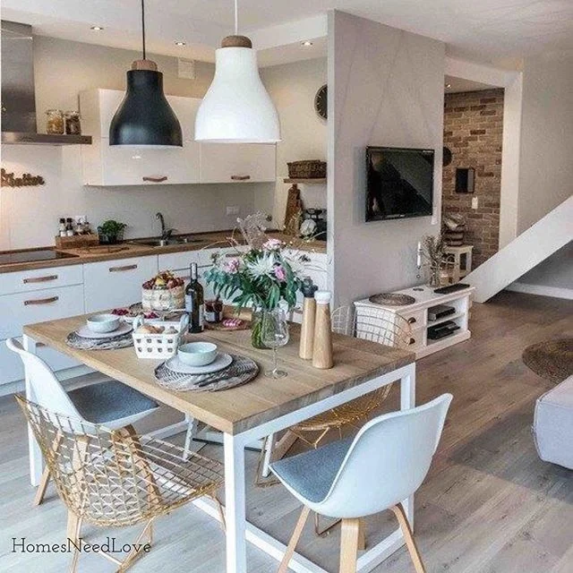 Chair mix &amp; match for a great kitchen look! Love this combination!
&mdash;&mdash;-
Mezclamos sillas para lograr este look perfecto! Nos encanta!
Via @Pinterest