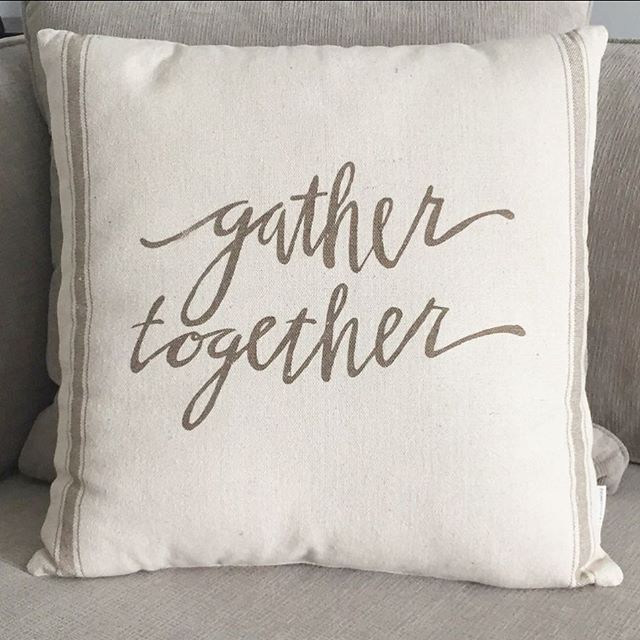 This &ldquo;Gather Together&rdquo; pillow is the perfect accent pillow for your couch this season and throughout the year. $36 and #freeshipping! (Link in bio)
.
.
.
#homedecor #homemarket #homeinspo #gathertogether #shoponline #decorating #farmhouse