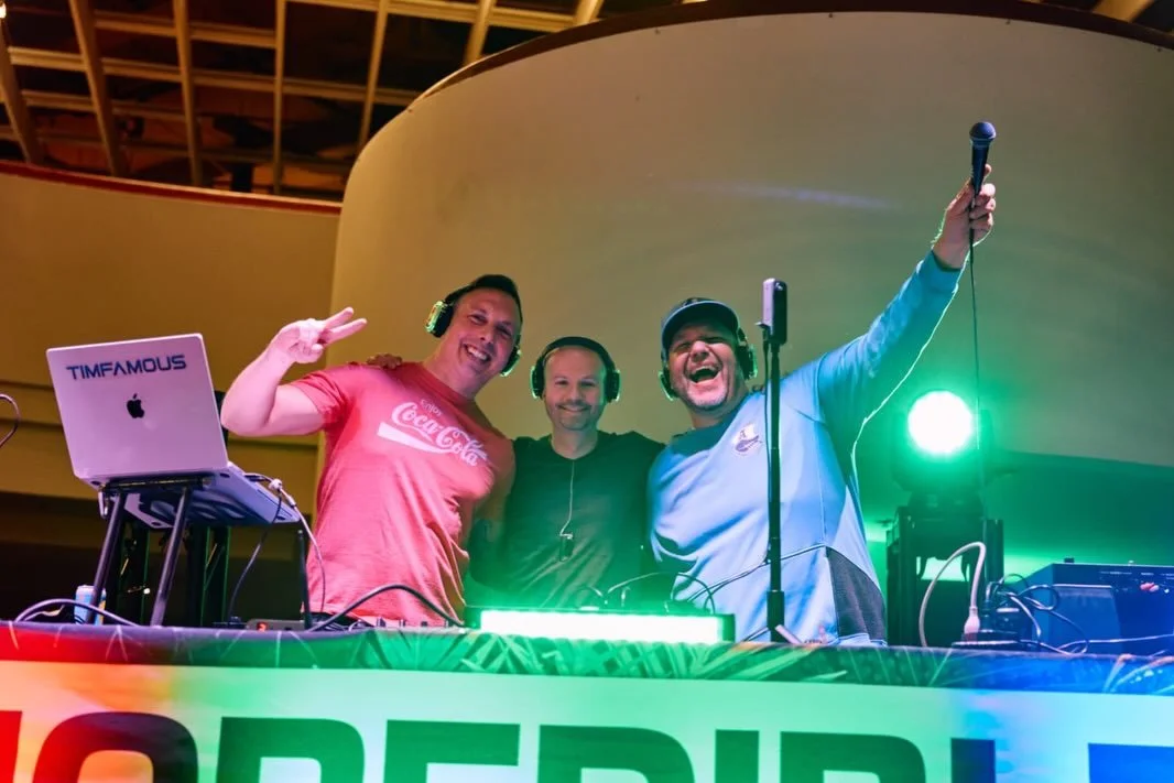 A couple shots from the all-80s silent disco event this past weekend&hellip; Very cool experience, I had done silent disco before but nothing quite like this. The energy was electric ⚡️ And I was pumped to finally do an event inside the iconic Toront