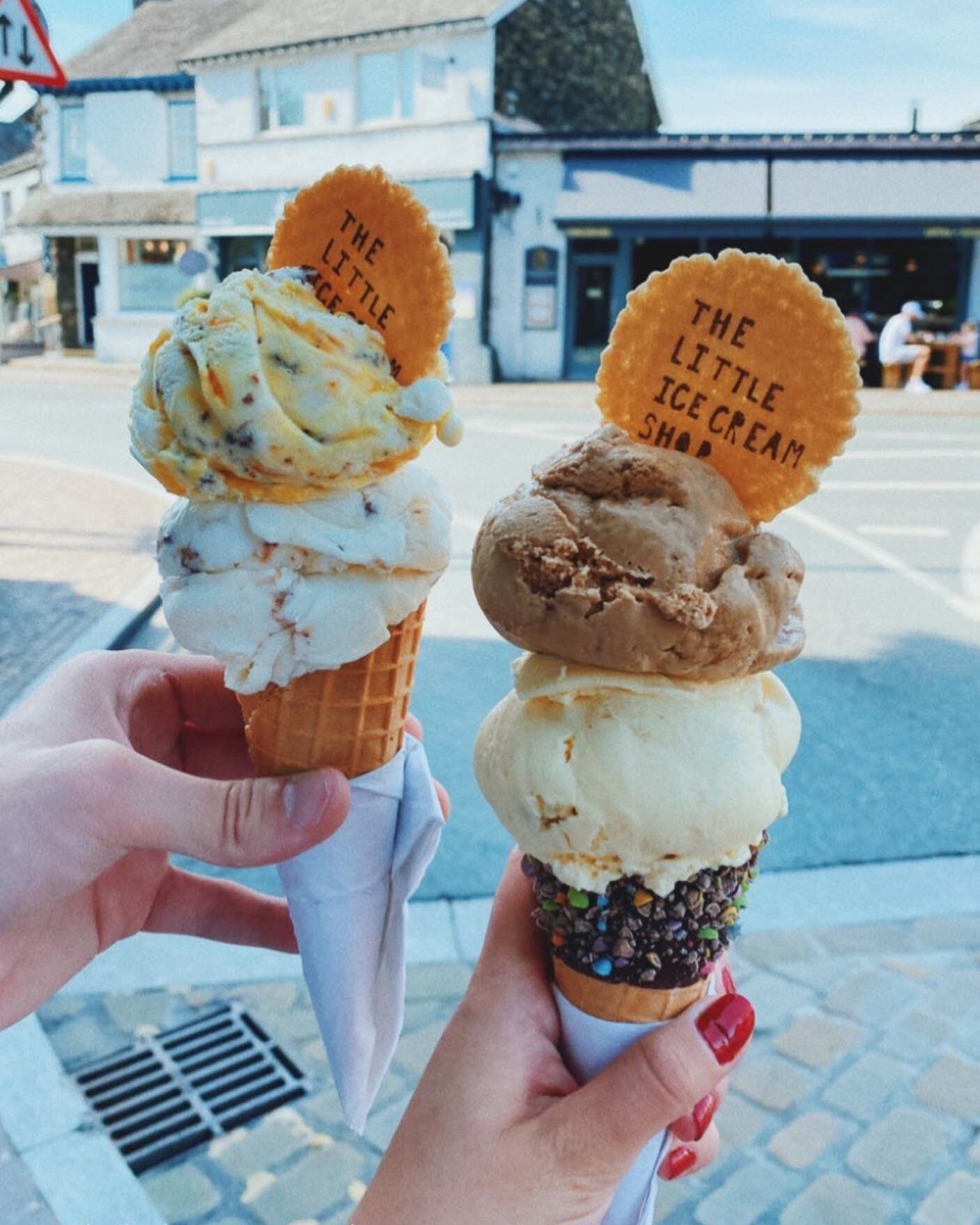 What gloooooooorious weather! ☀️ 

We&rsquo;re open till 5.15 - see you soon for a scoop or two 👀🥰