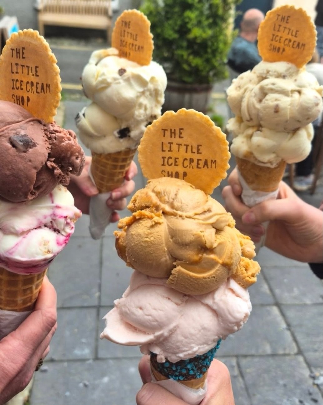 Happy Easter huns! Jesus hath risen (or whatever they say)

All shops are open today and Monday!!

Hawks - 12-5PM
Bow &amp; Wind - 12-6.30

Love ya byeeeeeee 😚